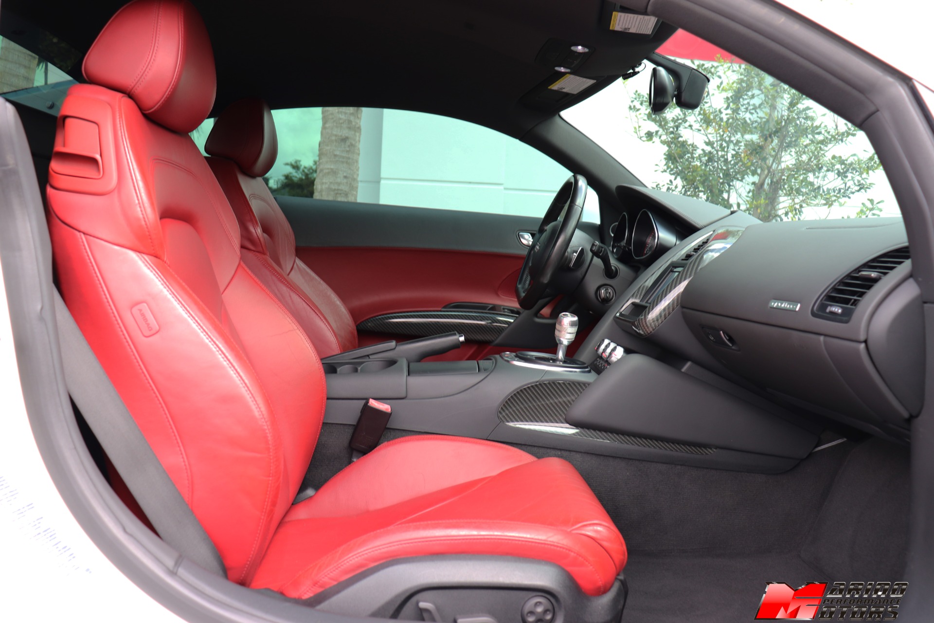 Used-2011-Audi-R8-52-quattro