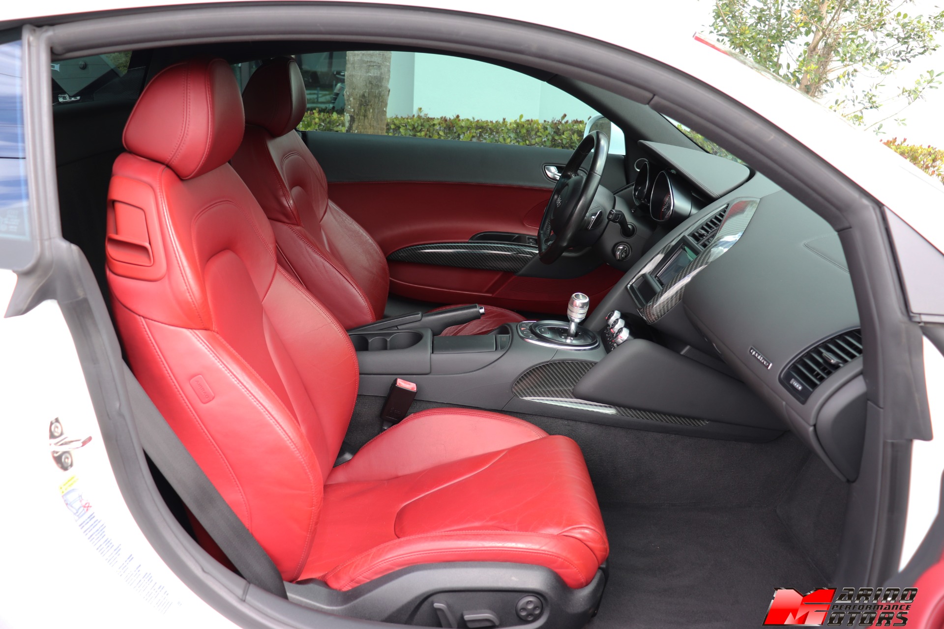 Used-2011-Audi-R8-52-quattro