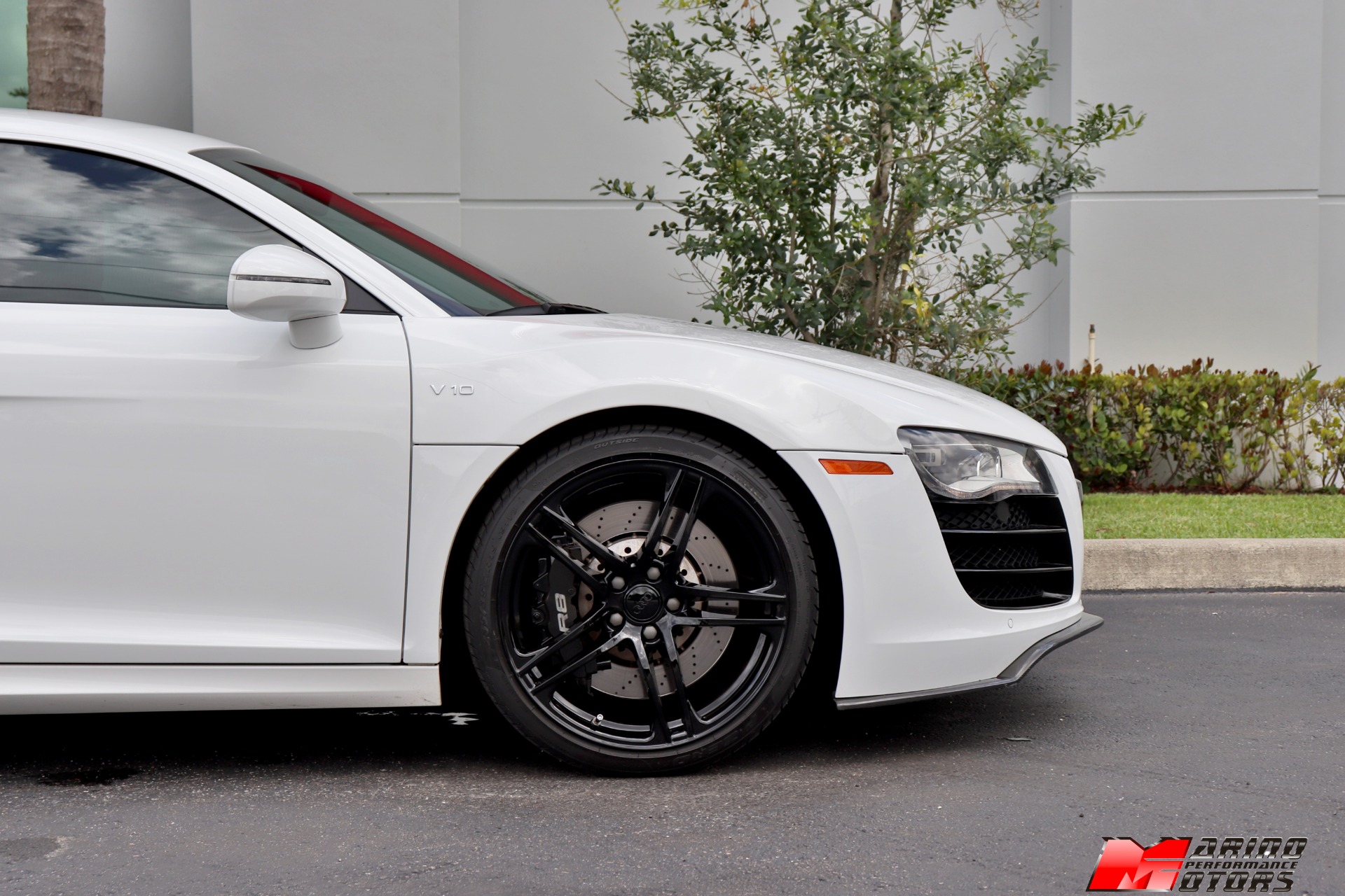 Used-2011-Audi-R8-52-quattro