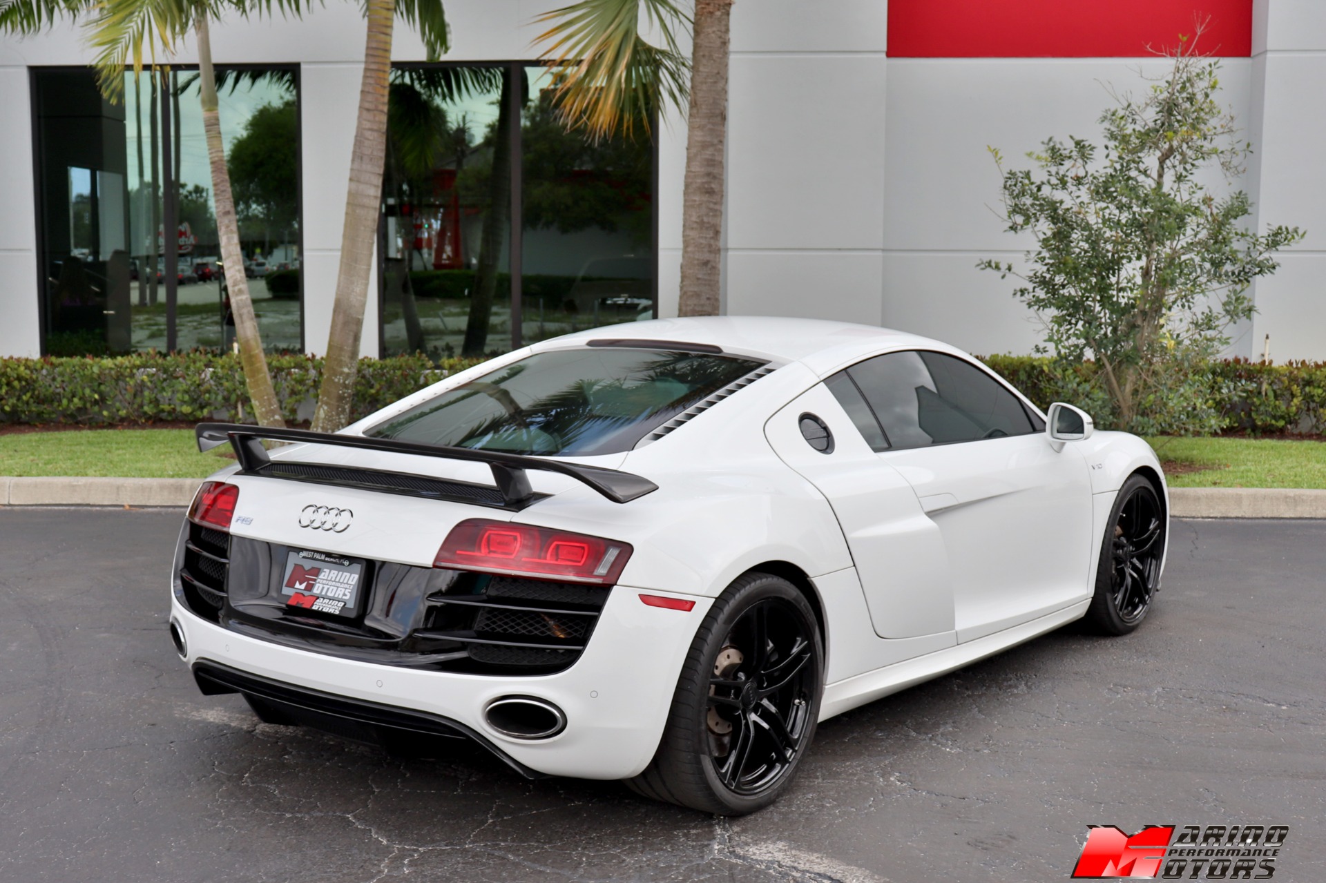 Used-2011-Audi-R8-52-quattro