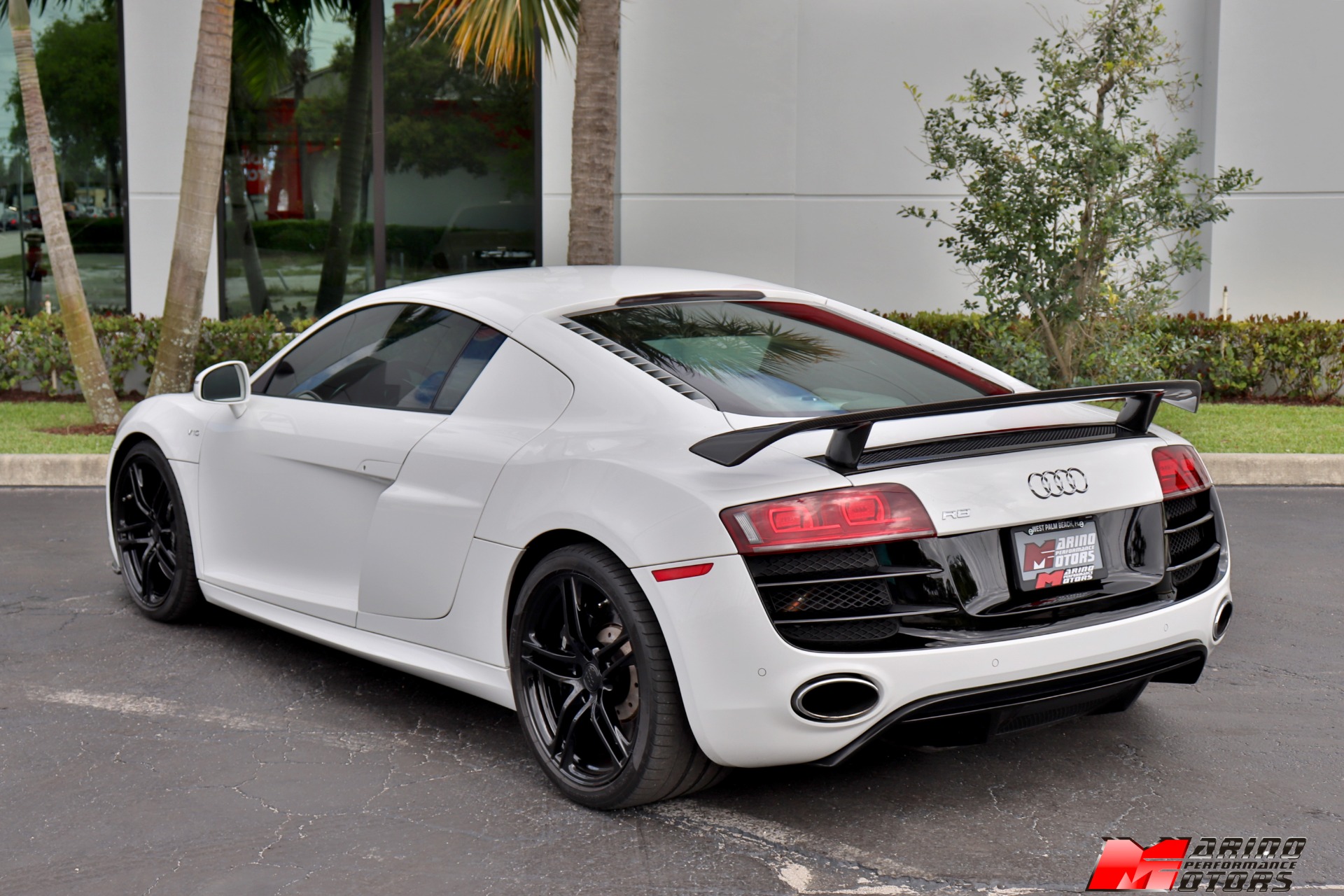 Used-2011-Audi-R8-52-quattro