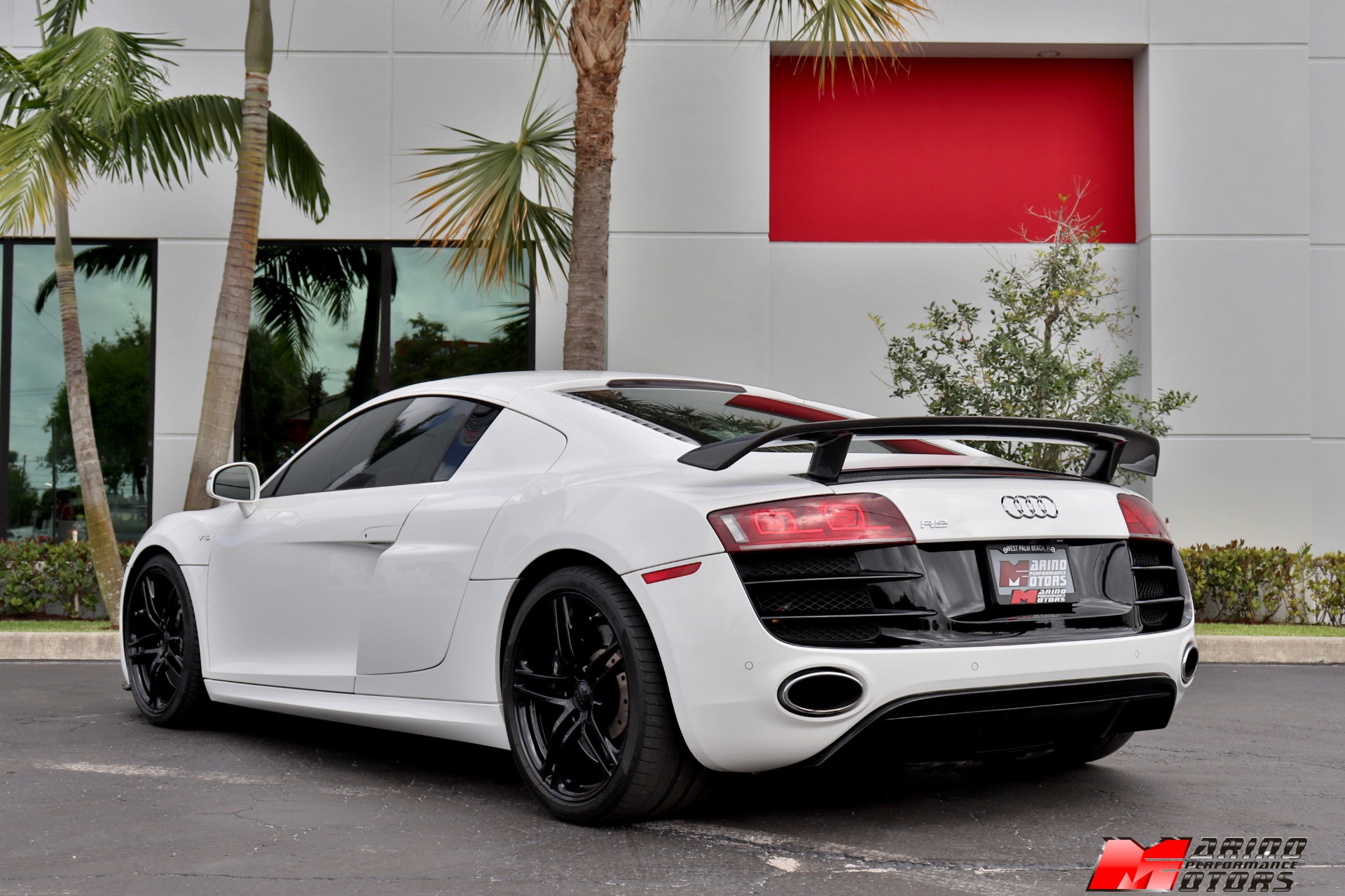 Used-2011-Audi-R8-52-quattro