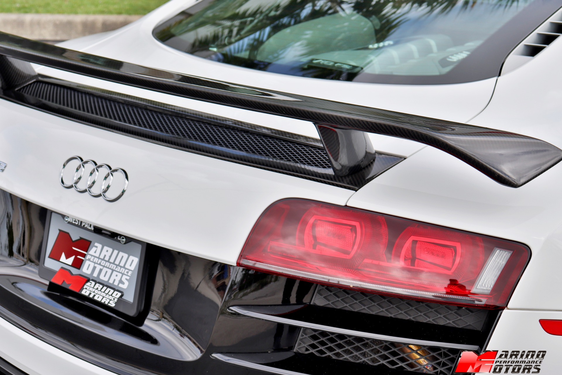 Used-2011-Audi-R8-52-quattro