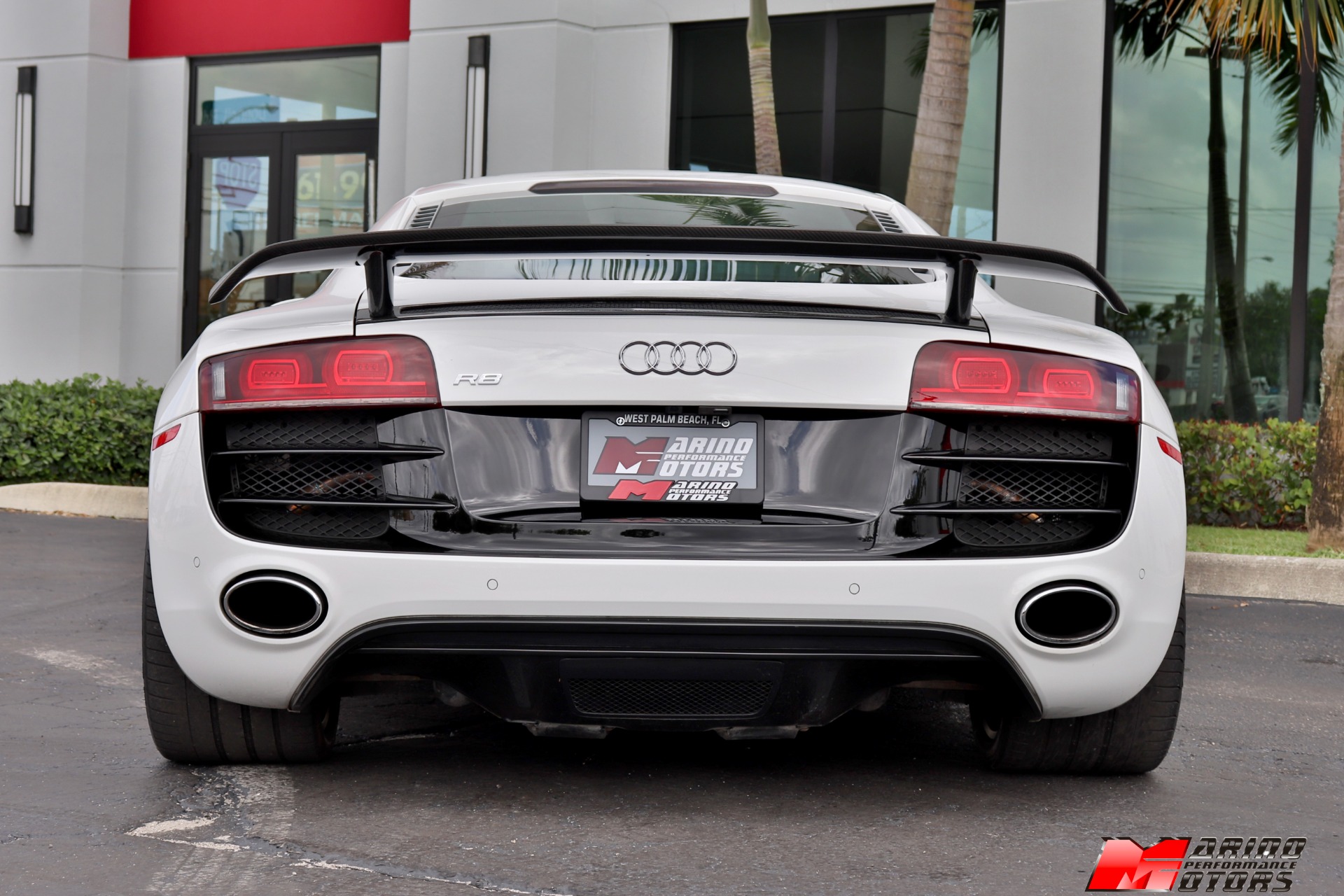 Used-2011-Audi-R8-52-quattro