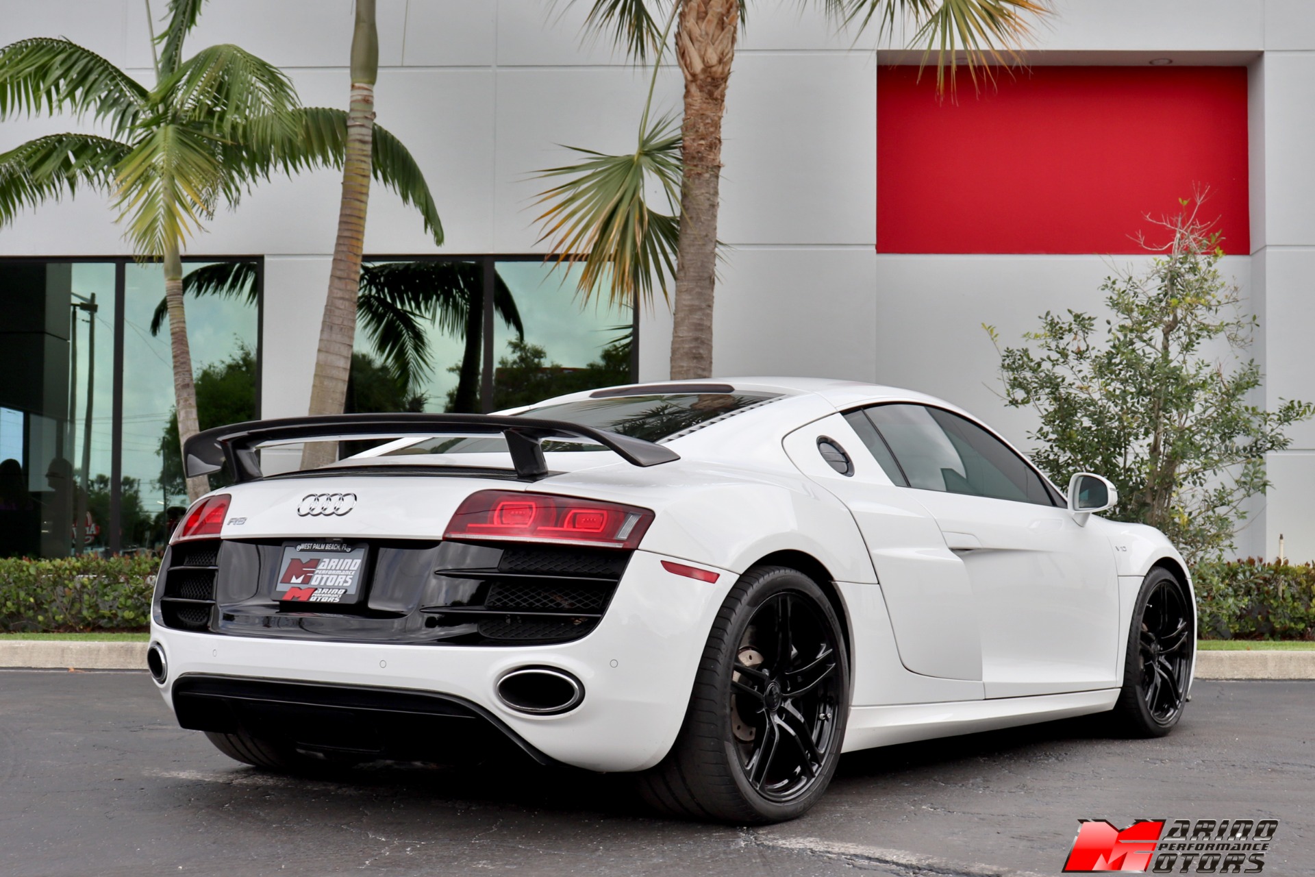 Used-2011-Audi-R8-52-quattro