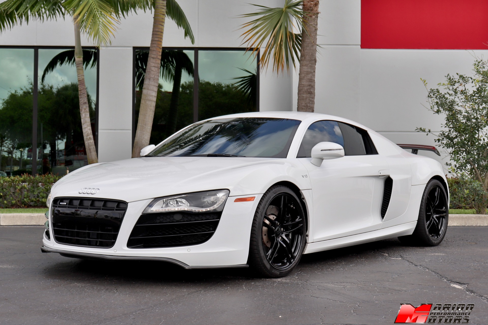 Used-2011-Audi-R8-52-quattro