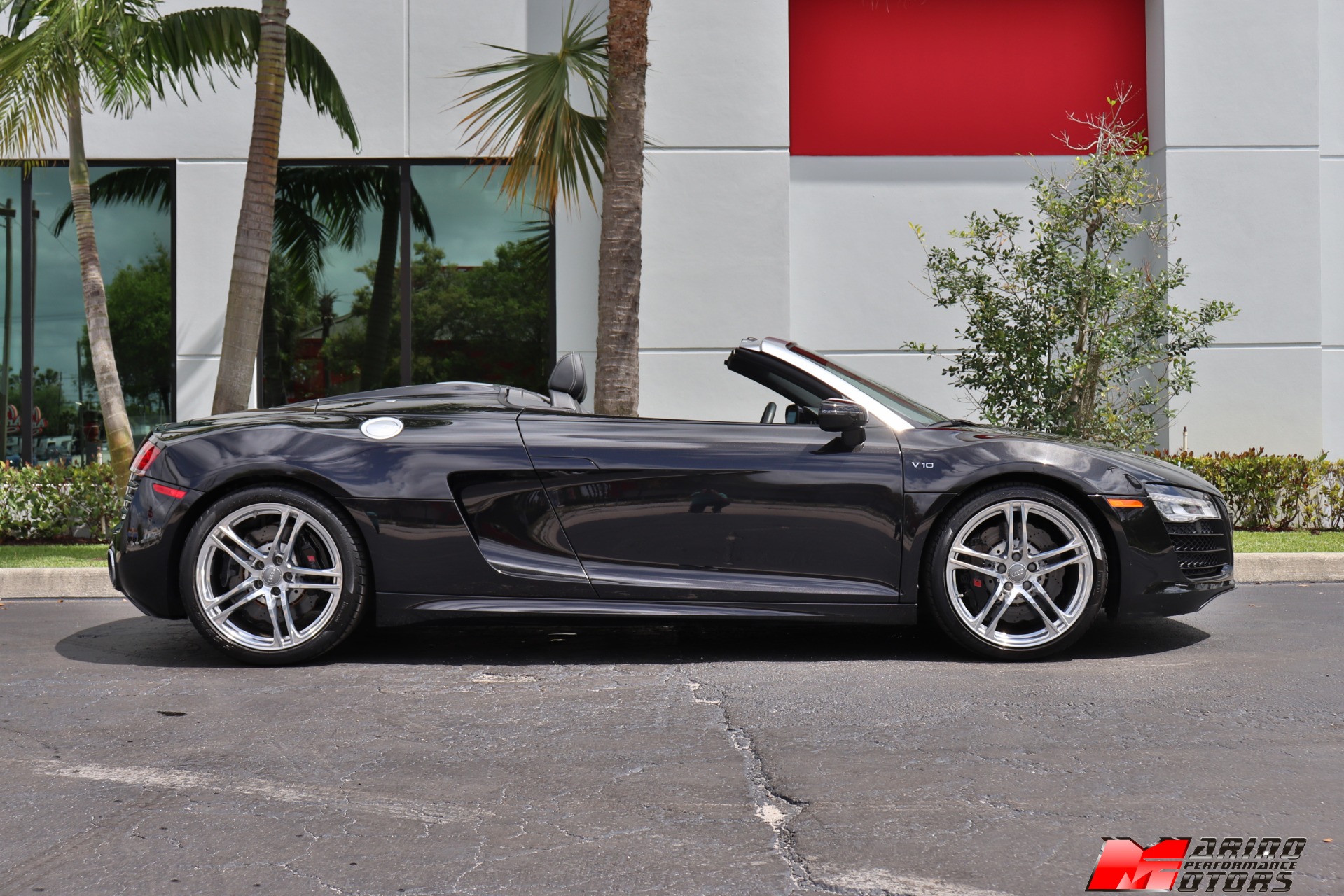 Used-2014-Audi-R8-52-quattro-Spyder