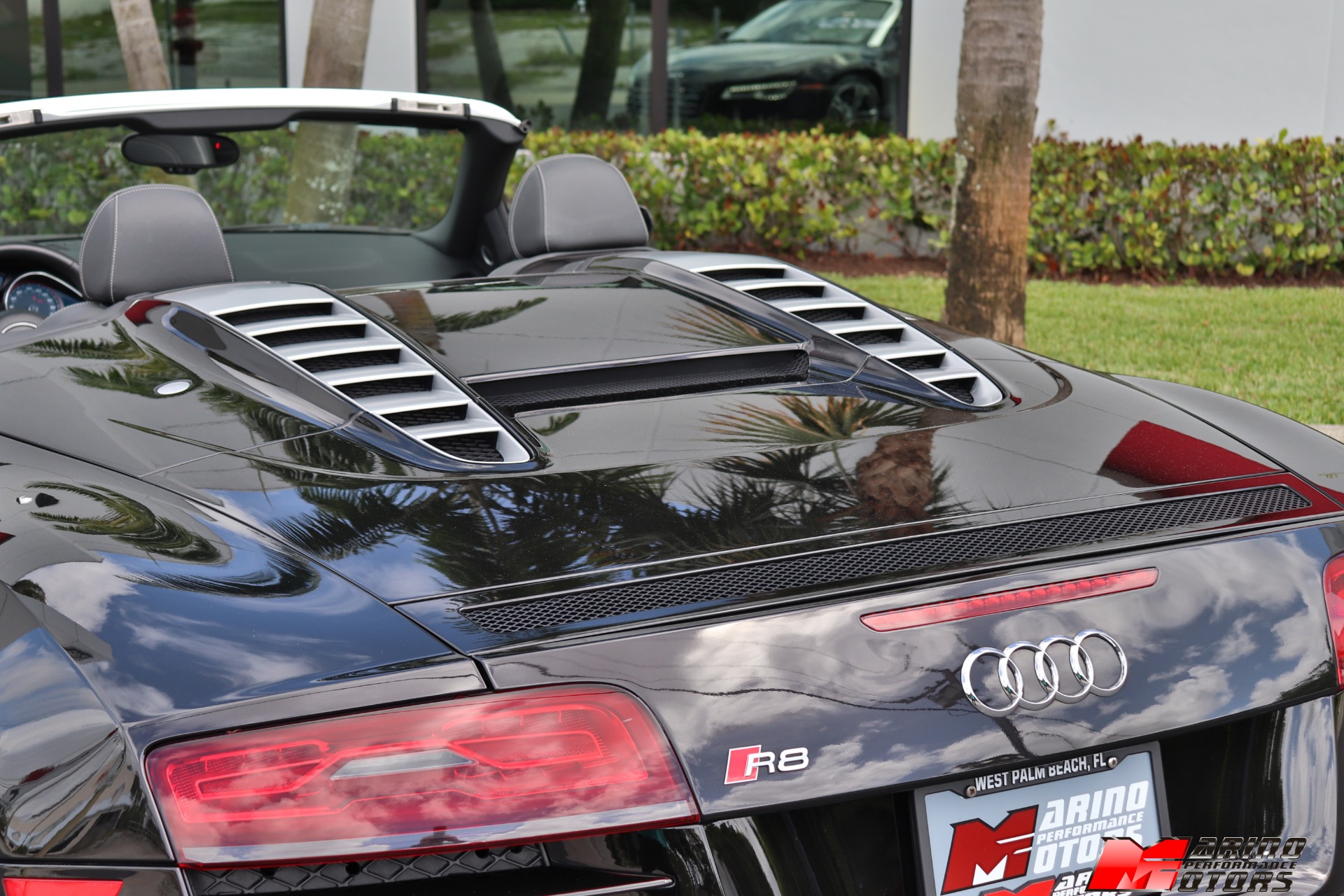Used-2014-Audi-R8-52-quattro-Spyder