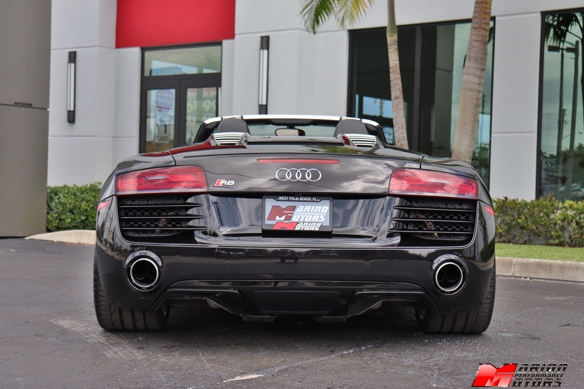 Used-2014-Audi-R8-52-quattro-Spyder