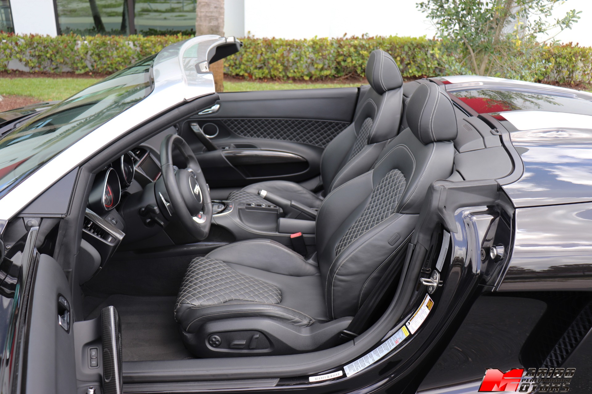Used-2014-Audi-R8-52-quattro-Spyder