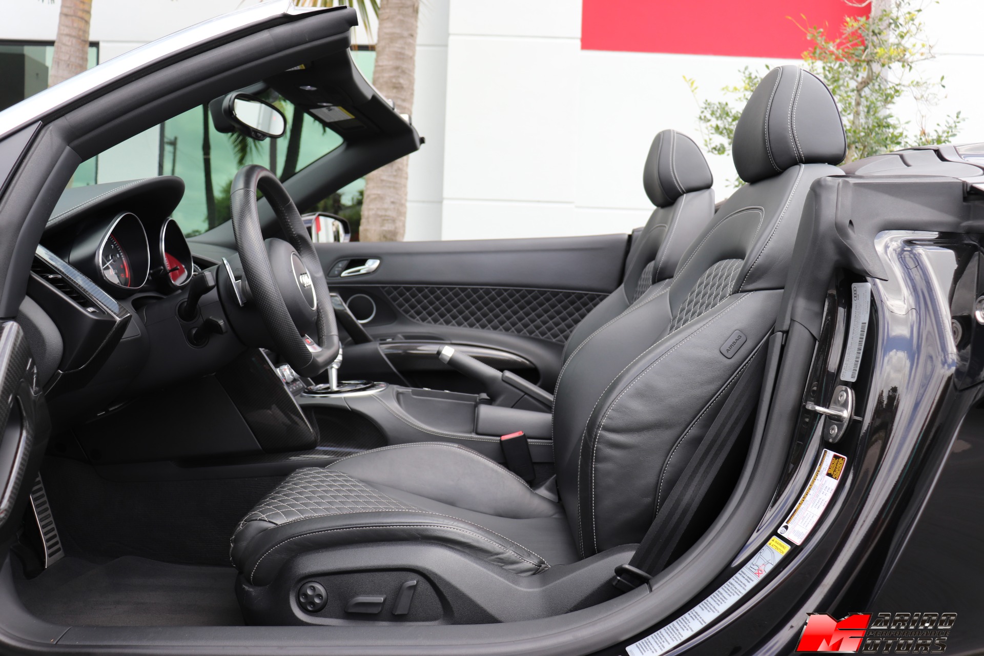 Used-2014-Audi-R8-52-quattro-Spyder