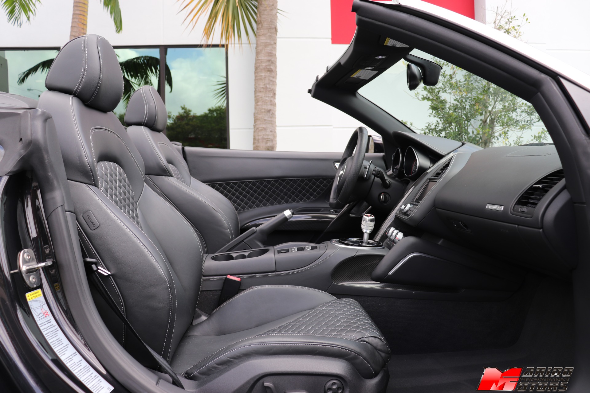 Used-2014-Audi-R8-52-quattro-Spyder
