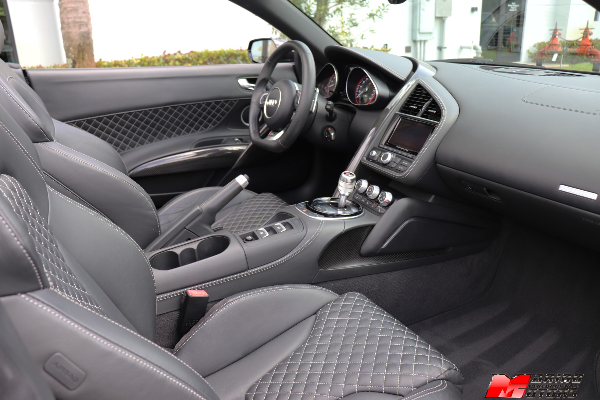Used-2014-Audi-R8-52-quattro-Spyder