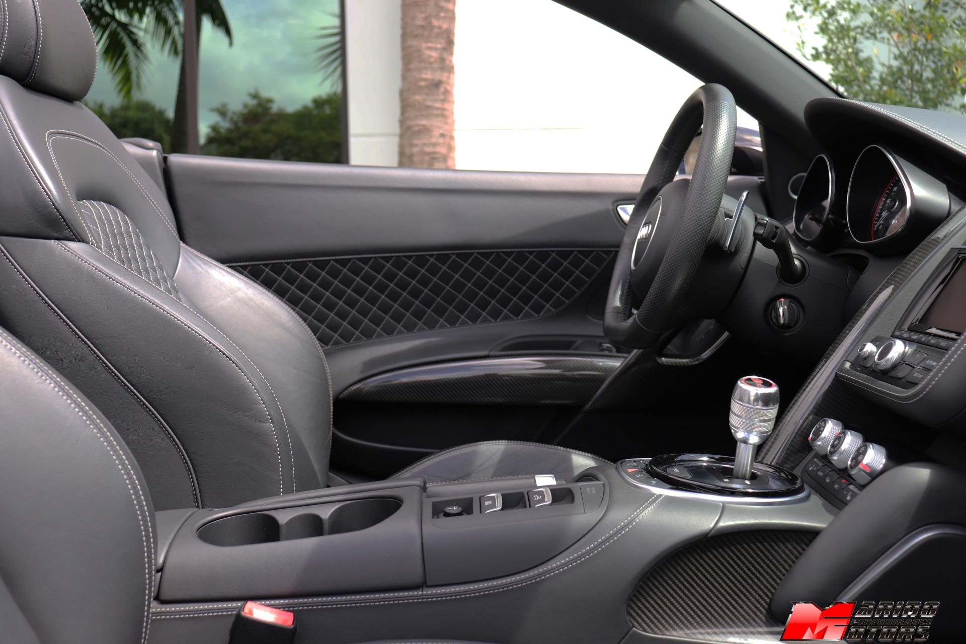 Used-2014-Audi-R8-52-quattro-Spyder