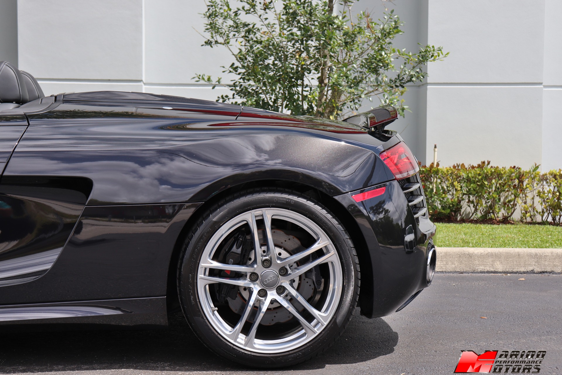 Used-2014-Audi-R8-52-quattro-Spyder