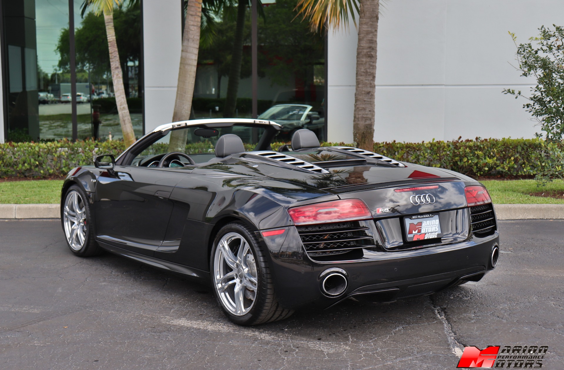 Used-2014-Audi-R8-52-quattro-Spyder