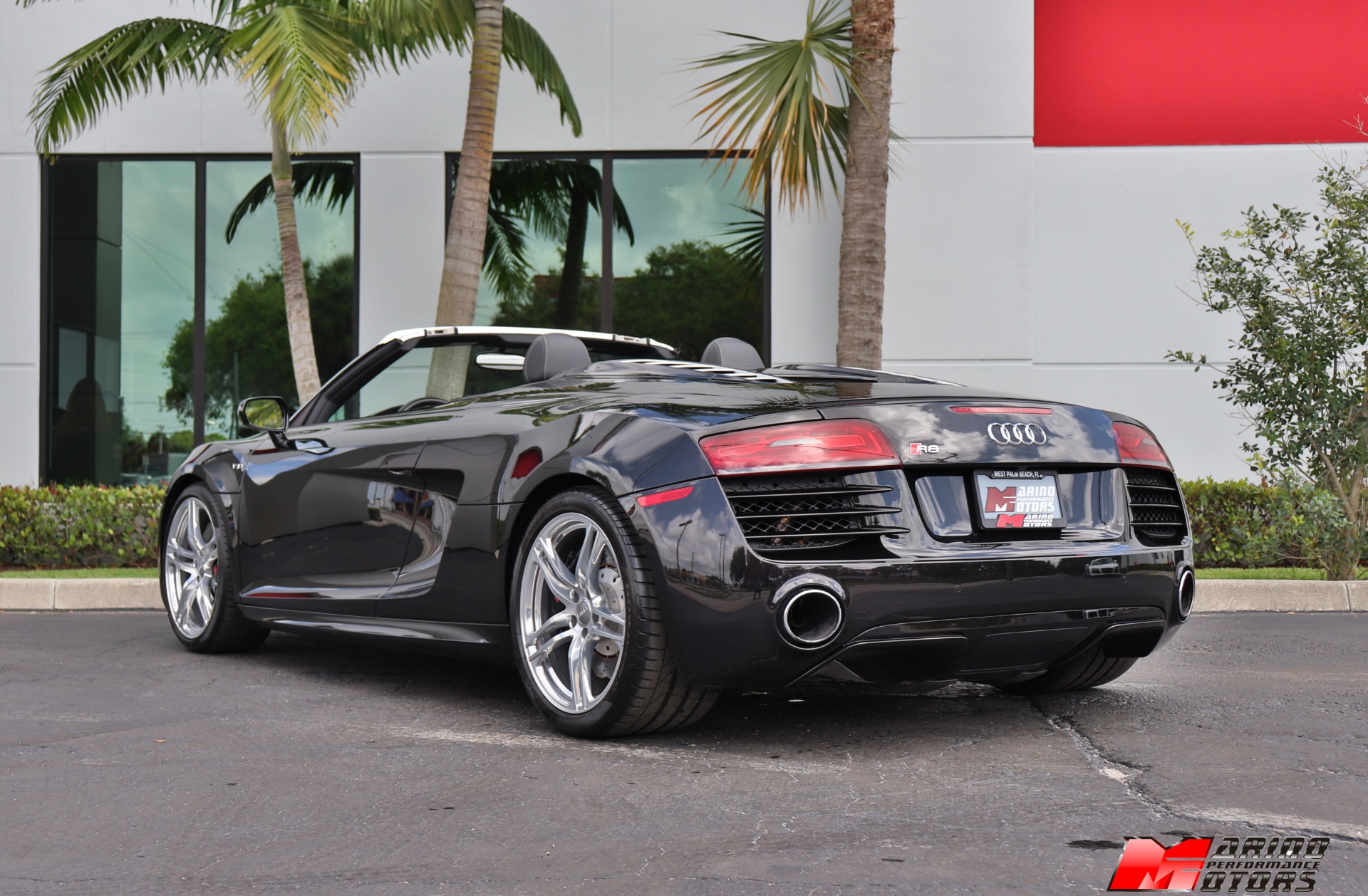 Used-2014-Audi-R8-52-quattro-Spyder