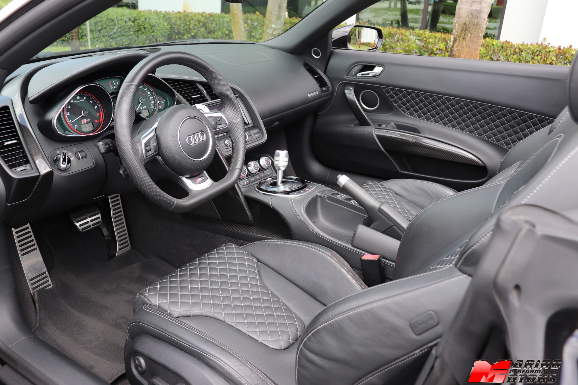 Used-2014-Audi-R8-52-quattro-Spyder