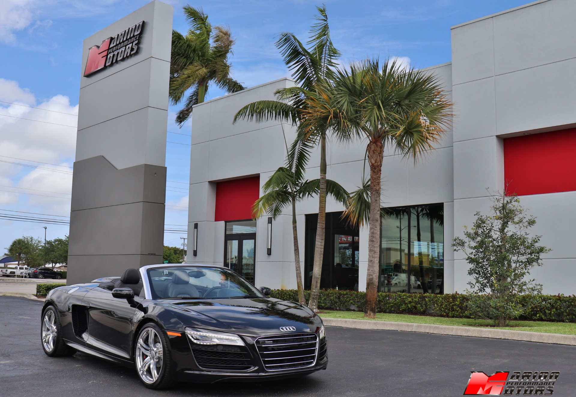Used-2014-Audi-R8-52-quattro-Spyder