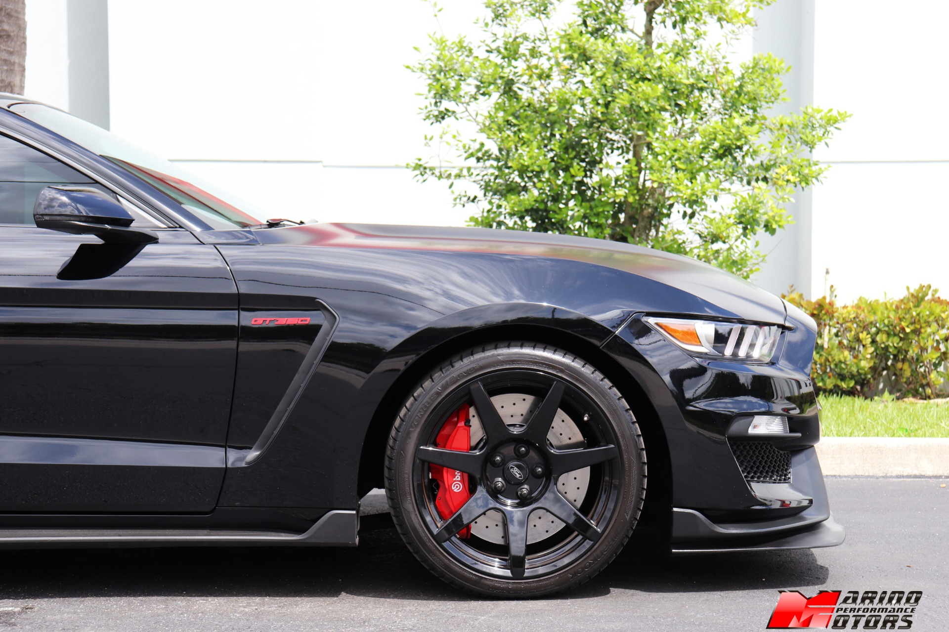 Used-2016-Ford-Mustang-Shelby-GT350R