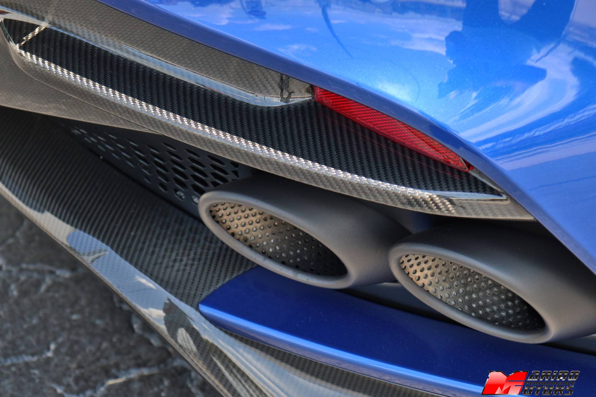 Used-2020-Aston-Martin-DBS-Superleggera