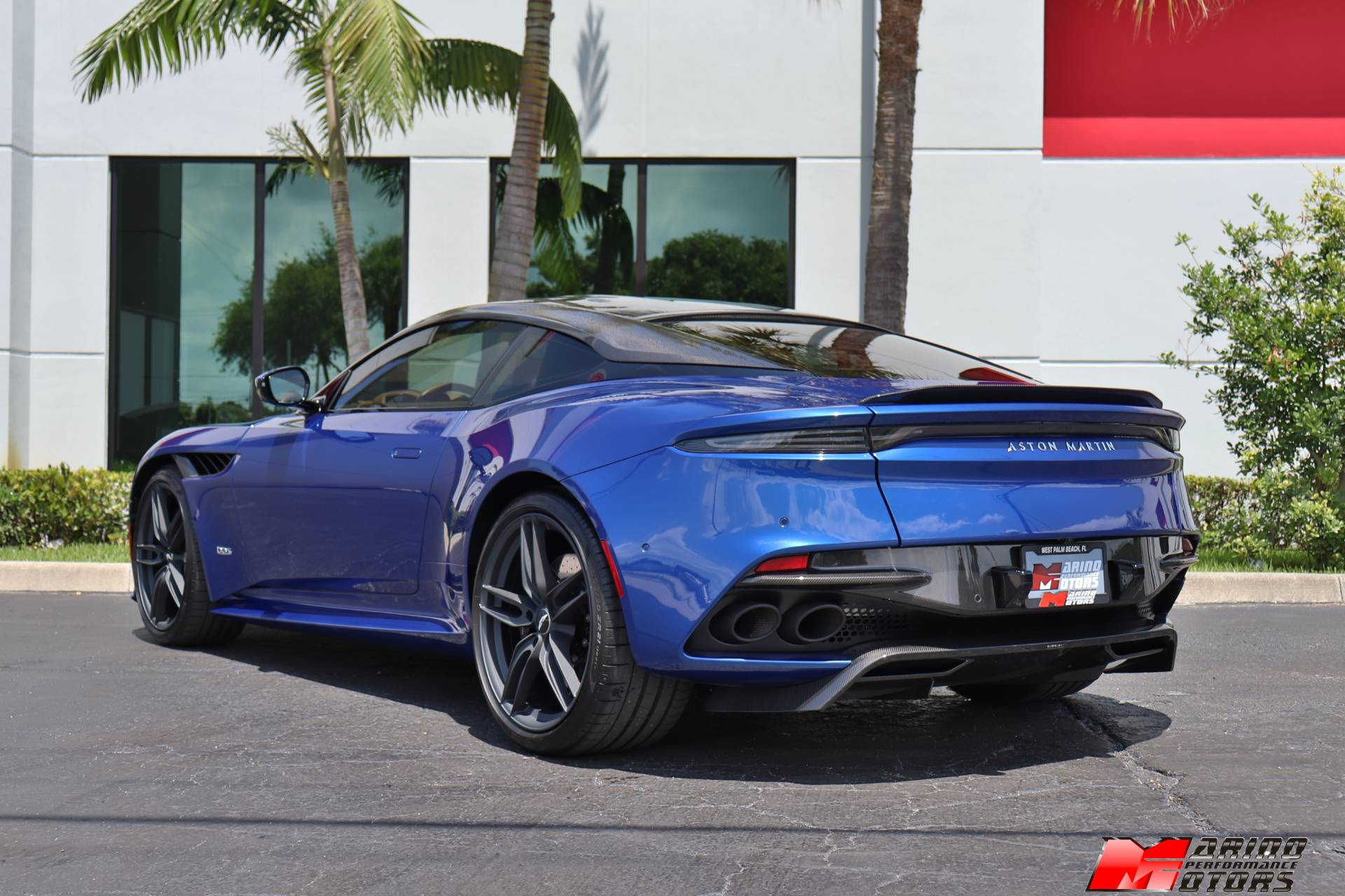 Used-2020-Aston-Martin-DBS-Superleggera