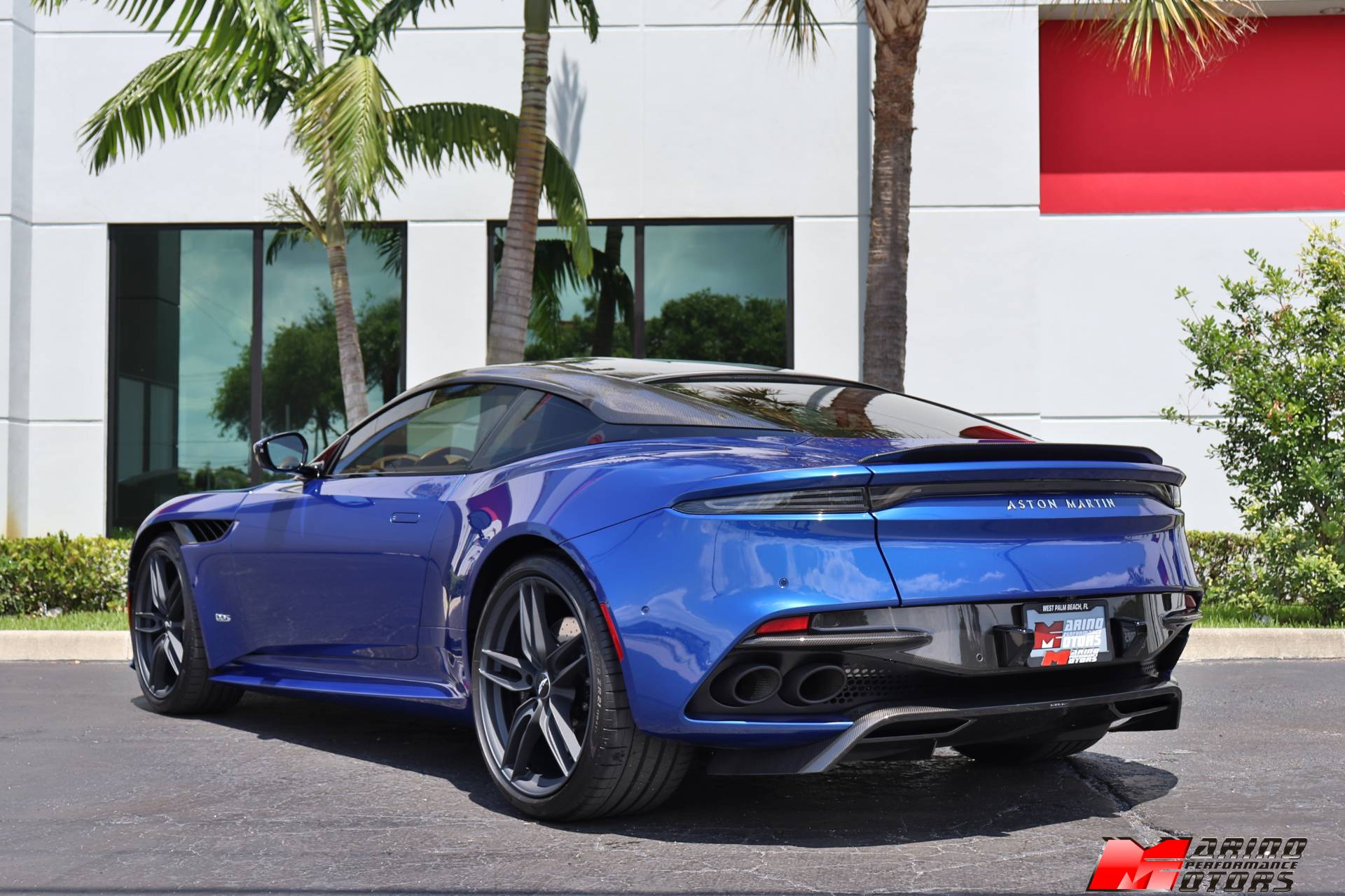 Used-2020-Aston-Martin-DBS-Superleggera