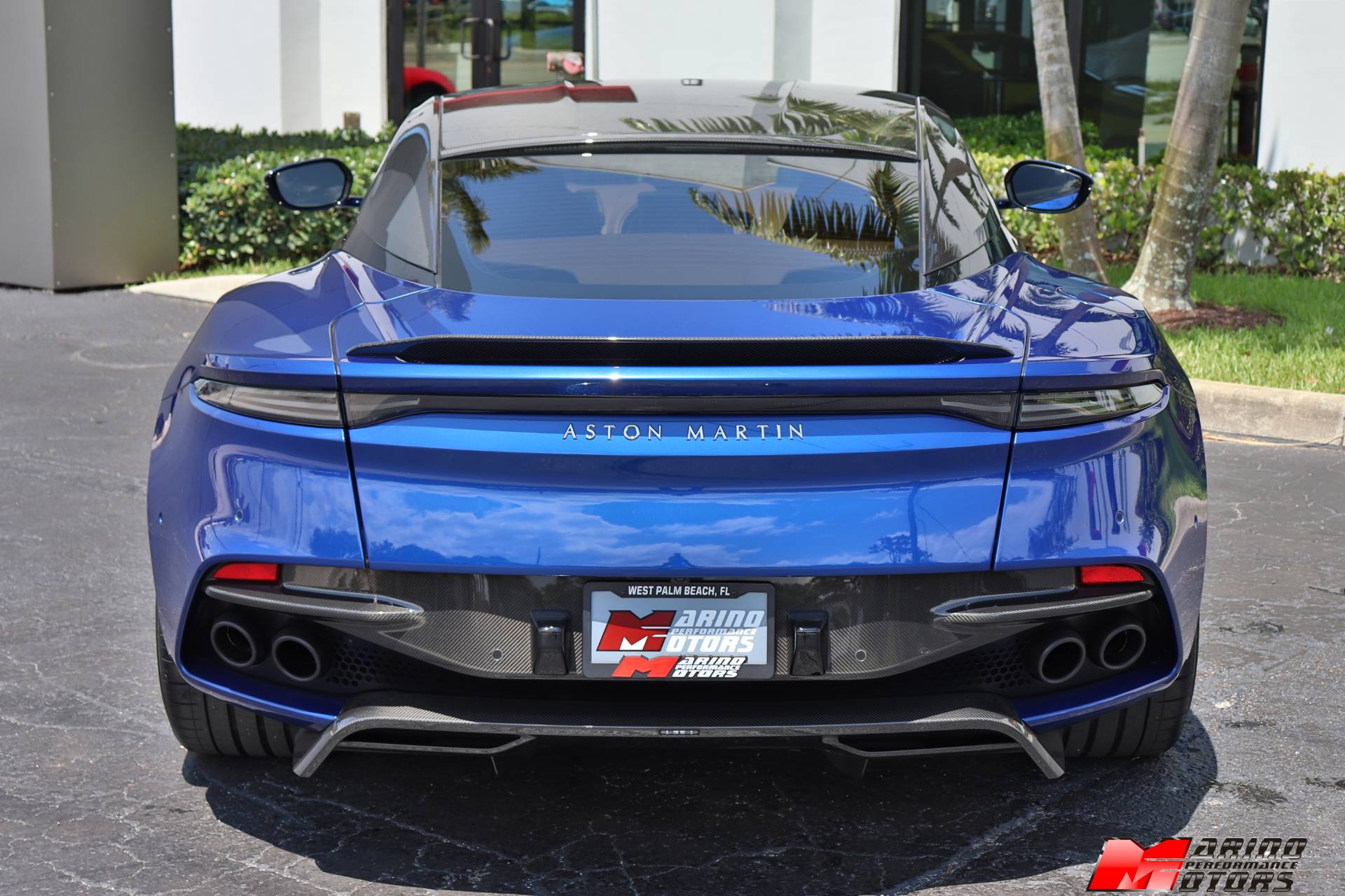 Used-2020-Aston-Martin-DBS-Superleggera
