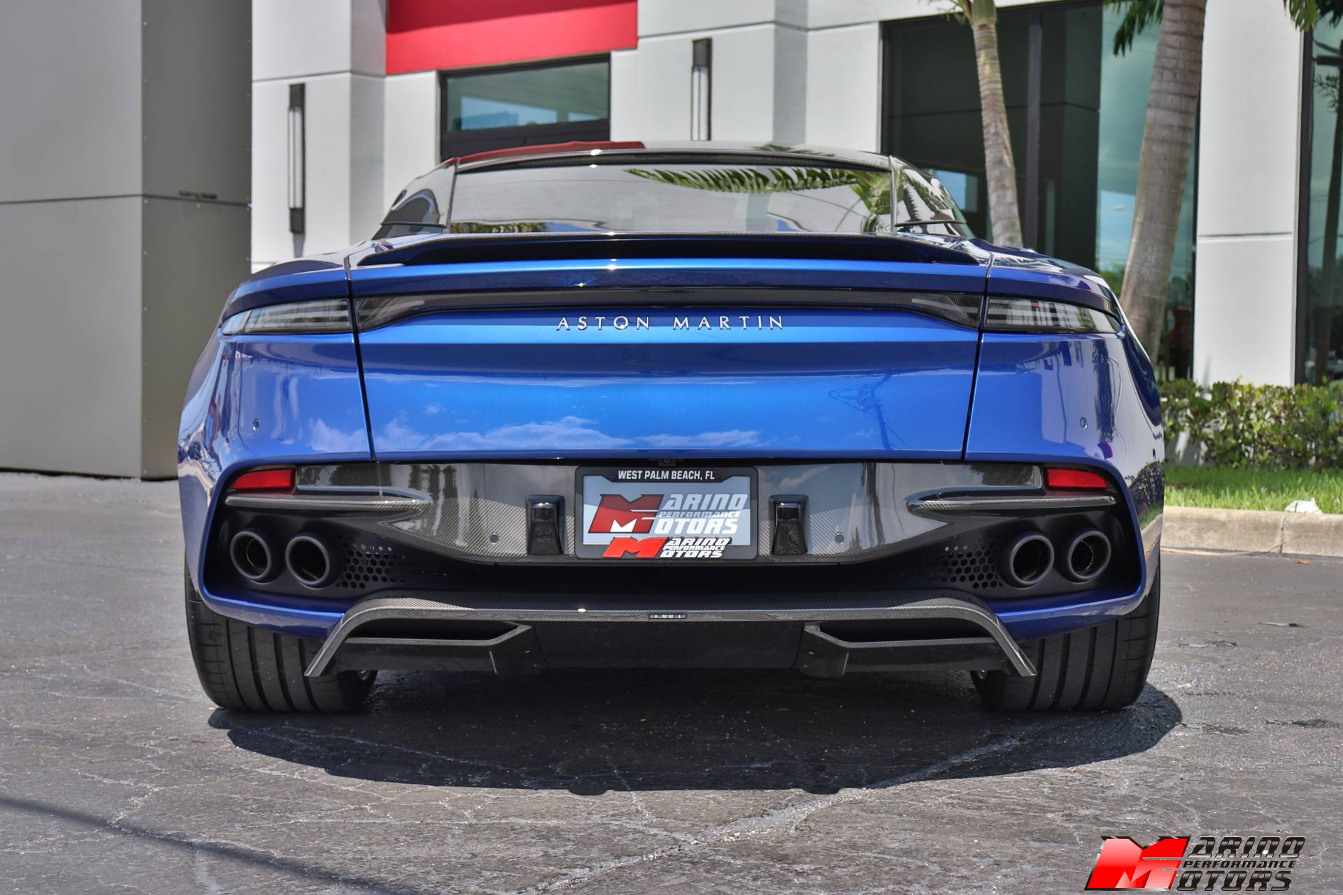 Used-2020-Aston-Martin-DBS-Superleggera
