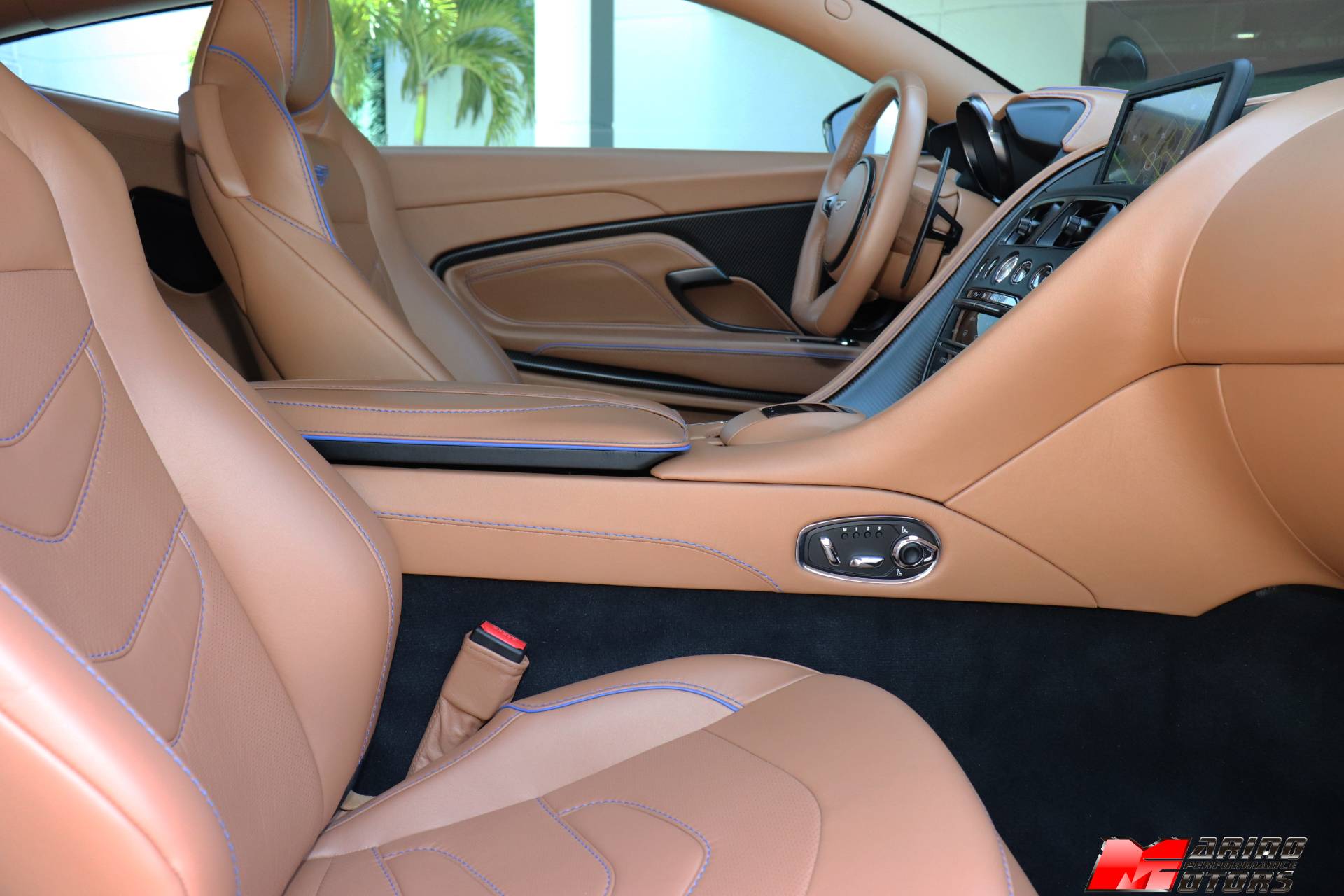 Used-2020-Aston-Martin-DBS-Superleggera