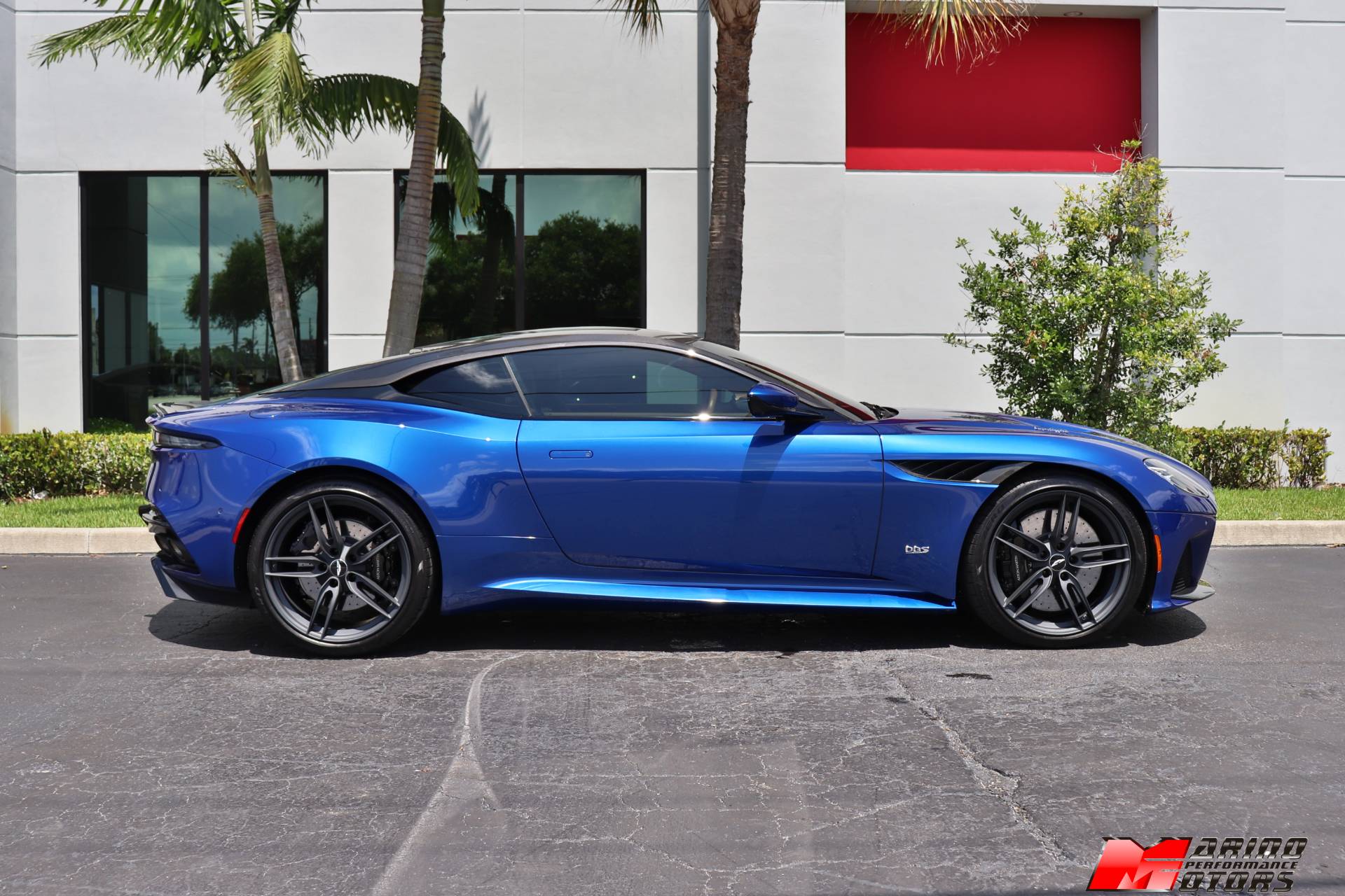 Used-2020-Aston-Martin-DBS-Superleggera