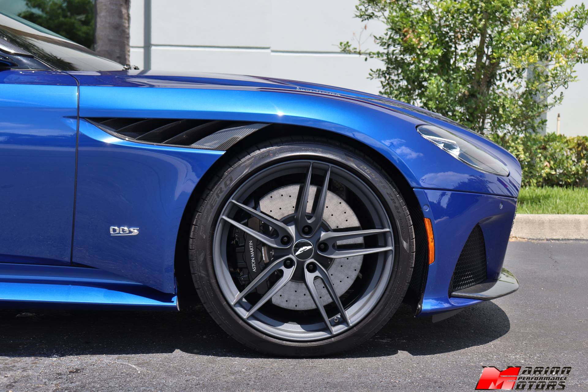 Used-2020-Aston-Martin-DBS-Superleggera
