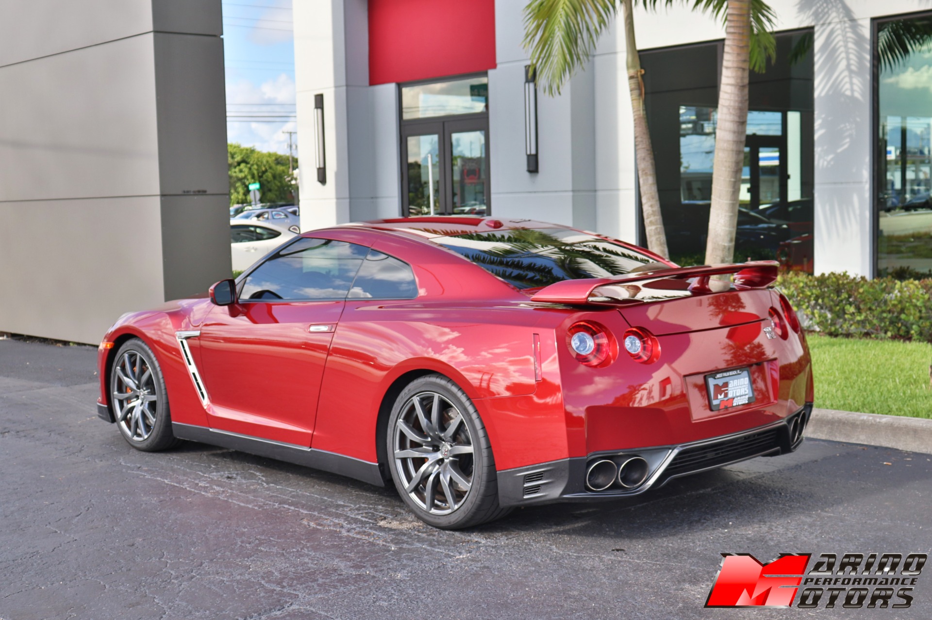 Used-2015-Nissan-GT-R-Premium