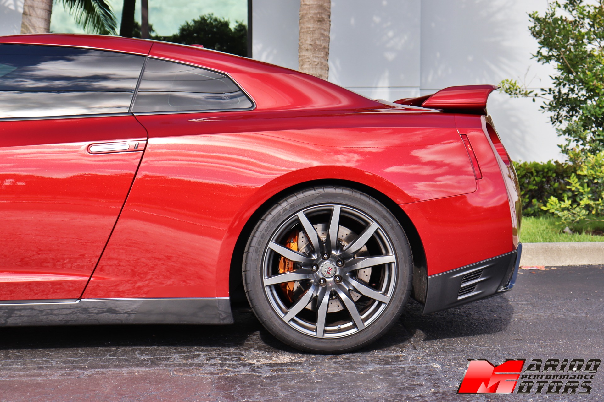 Used-2015-Nissan-GT-R-Premium