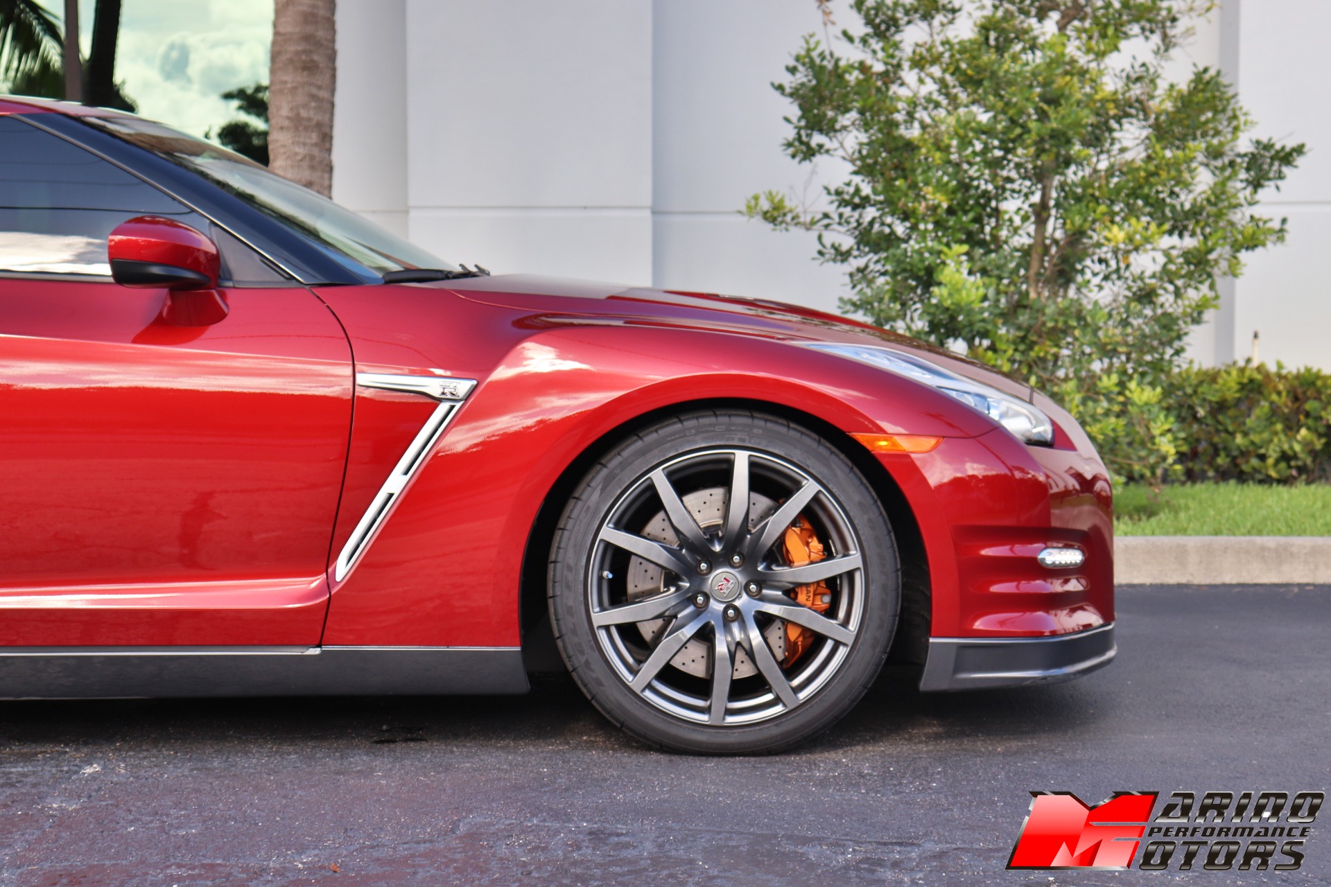 Used-2015-Nissan-GT-R-Premium