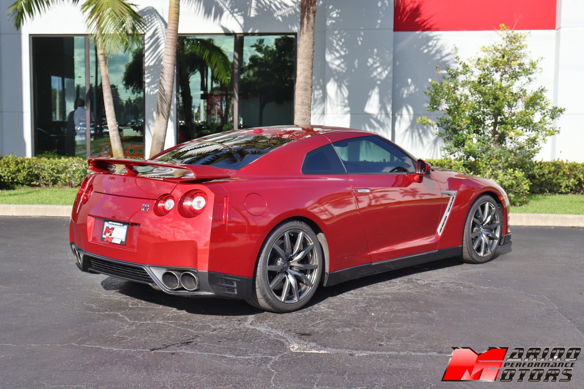 Used-2015-Nissan-GT-R-Premium