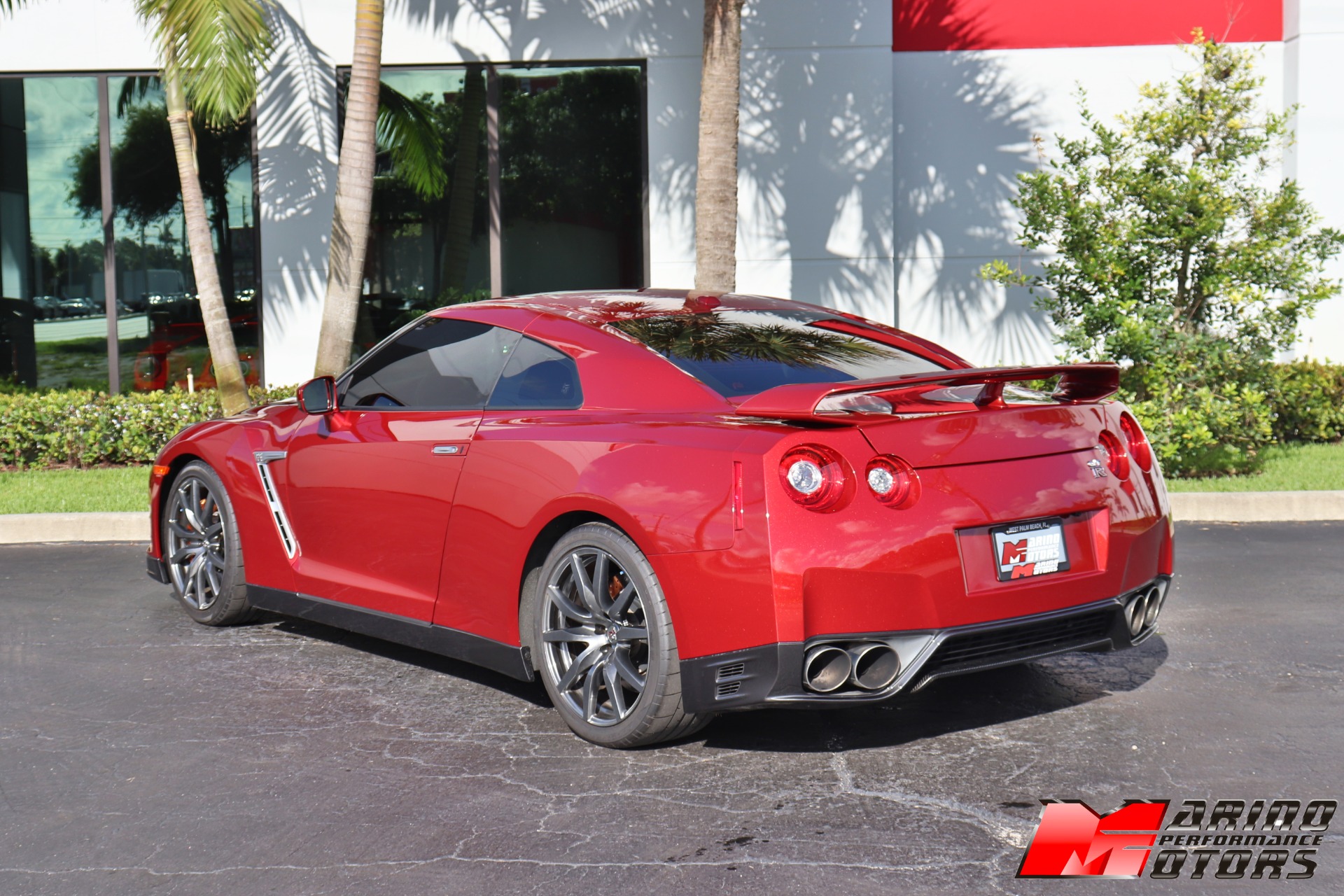 Used-2015-Nissan-GT-R-Premium
