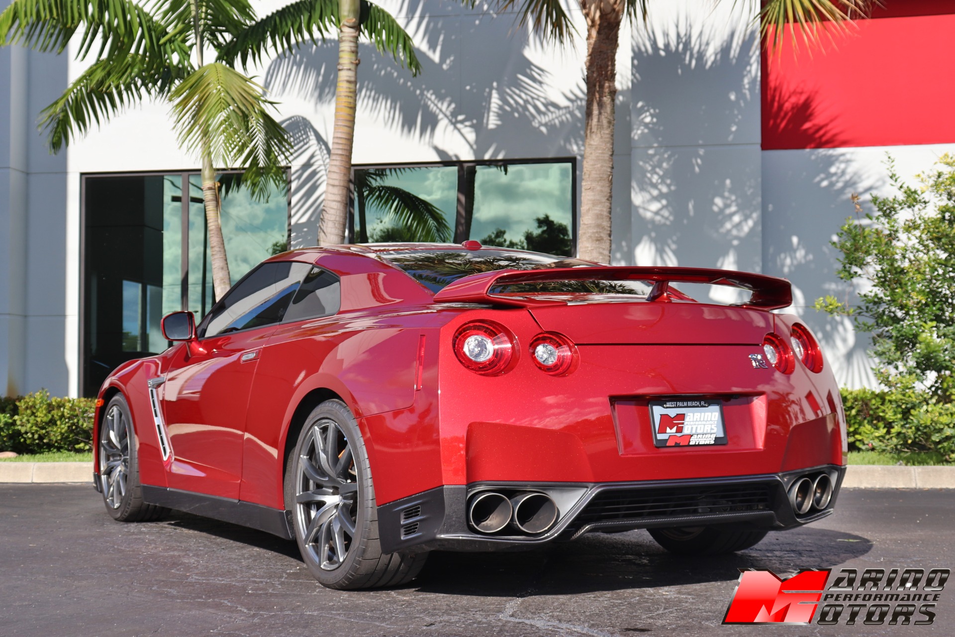 Used-2015-Nissan-GT-R-Premium
