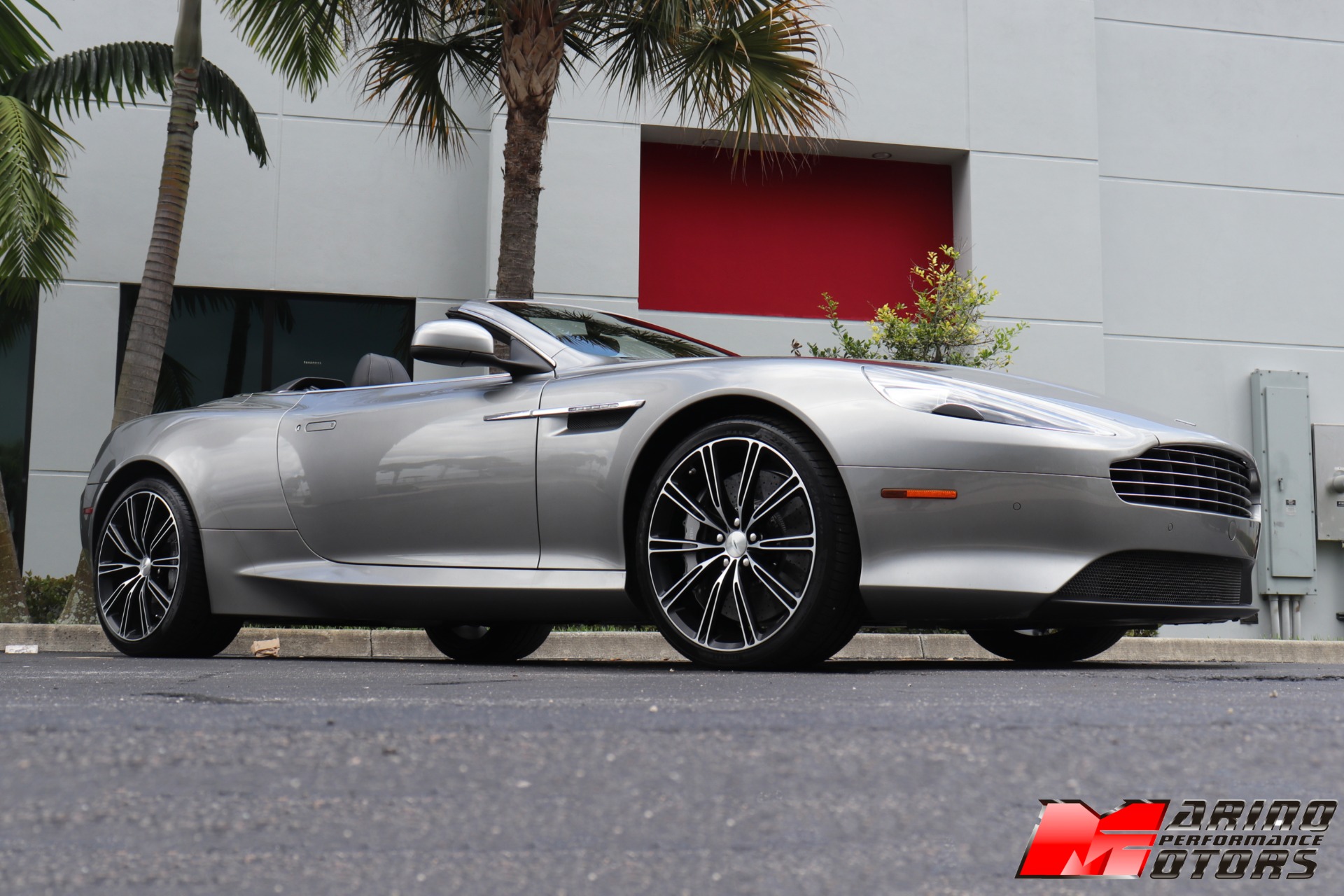 Used-2015-Aston-Martin-DB9-Volante