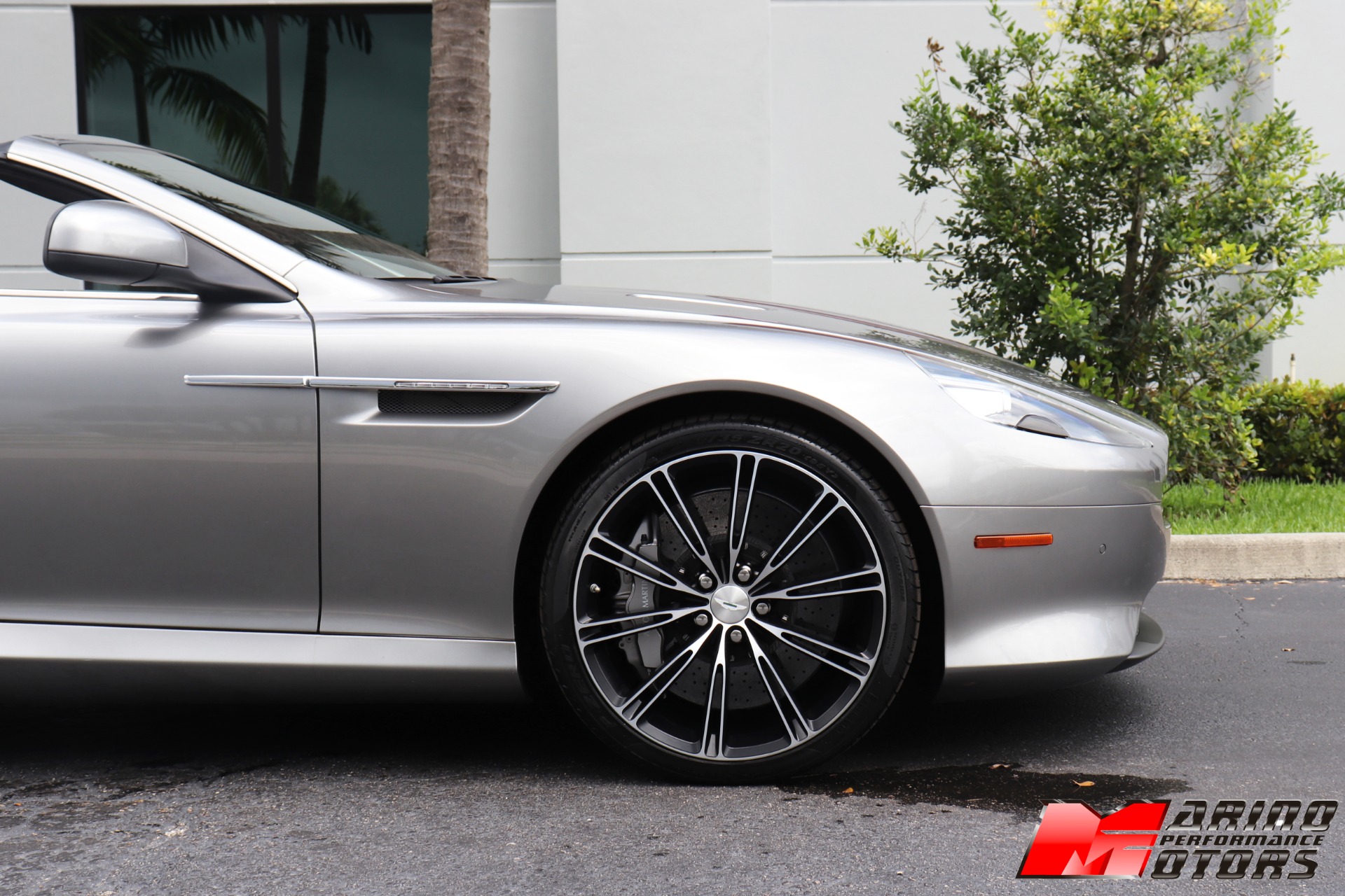 Used-2015-Aston-Martin-DB9-Volante