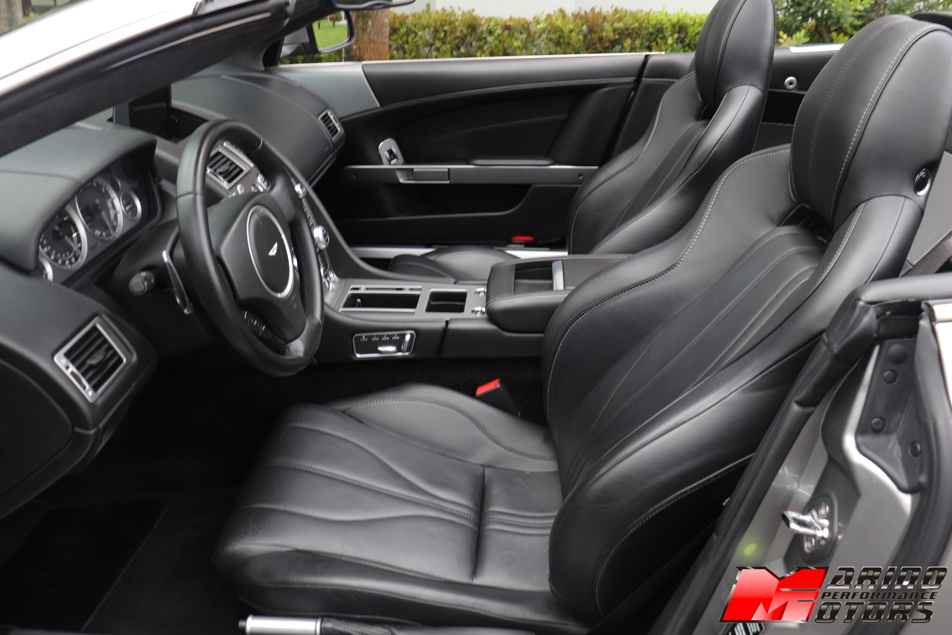 Used-2015-Aston-Martin-DB9-Volante