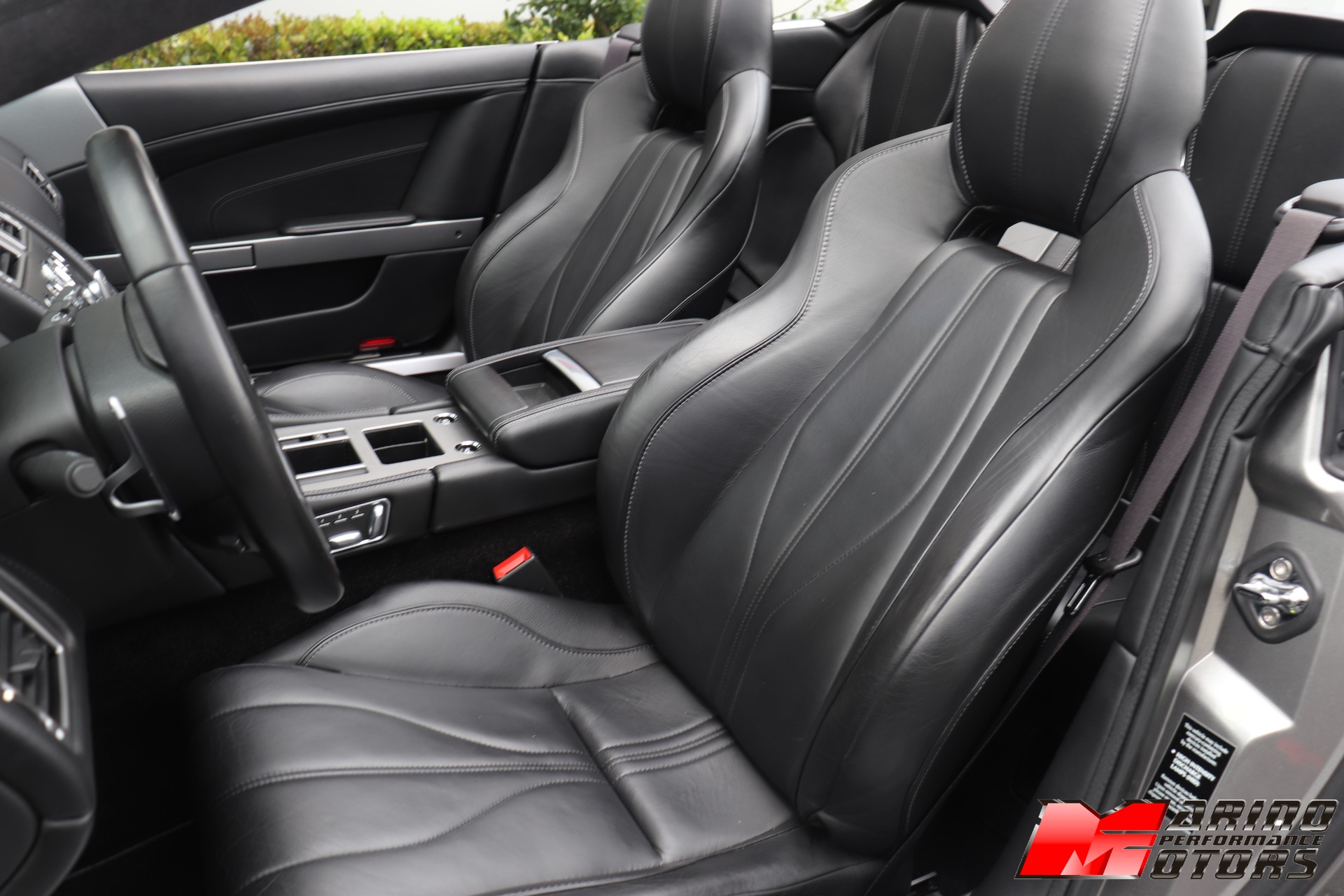 Used-2015-Aston-Martin-DB9-Volante
