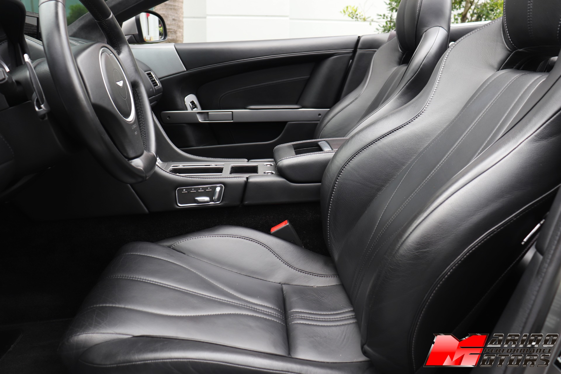 Used-2015-Aston-Martin-DB9-Volante