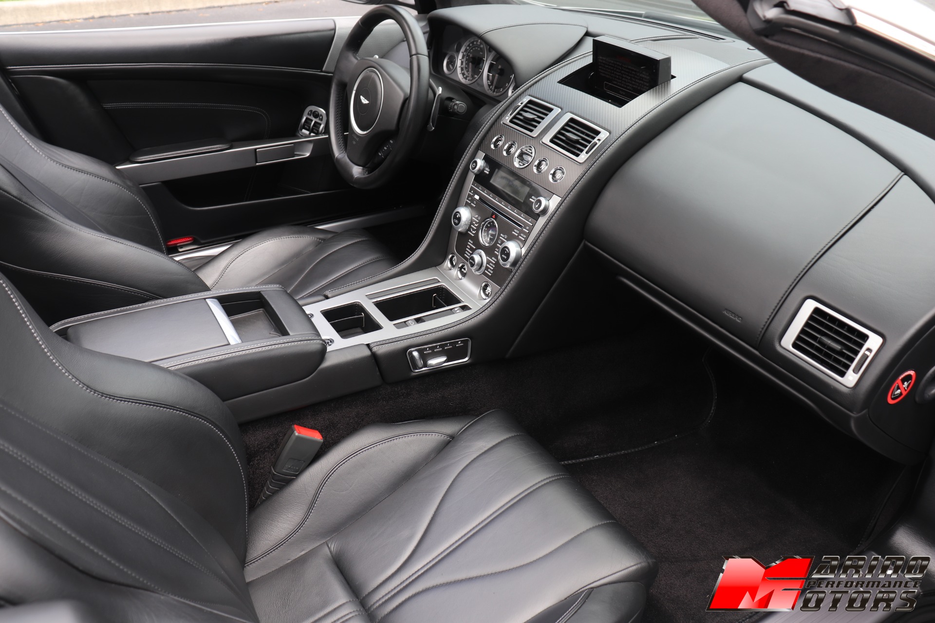 Used-2015-Aston-Martin-DB9-Volante