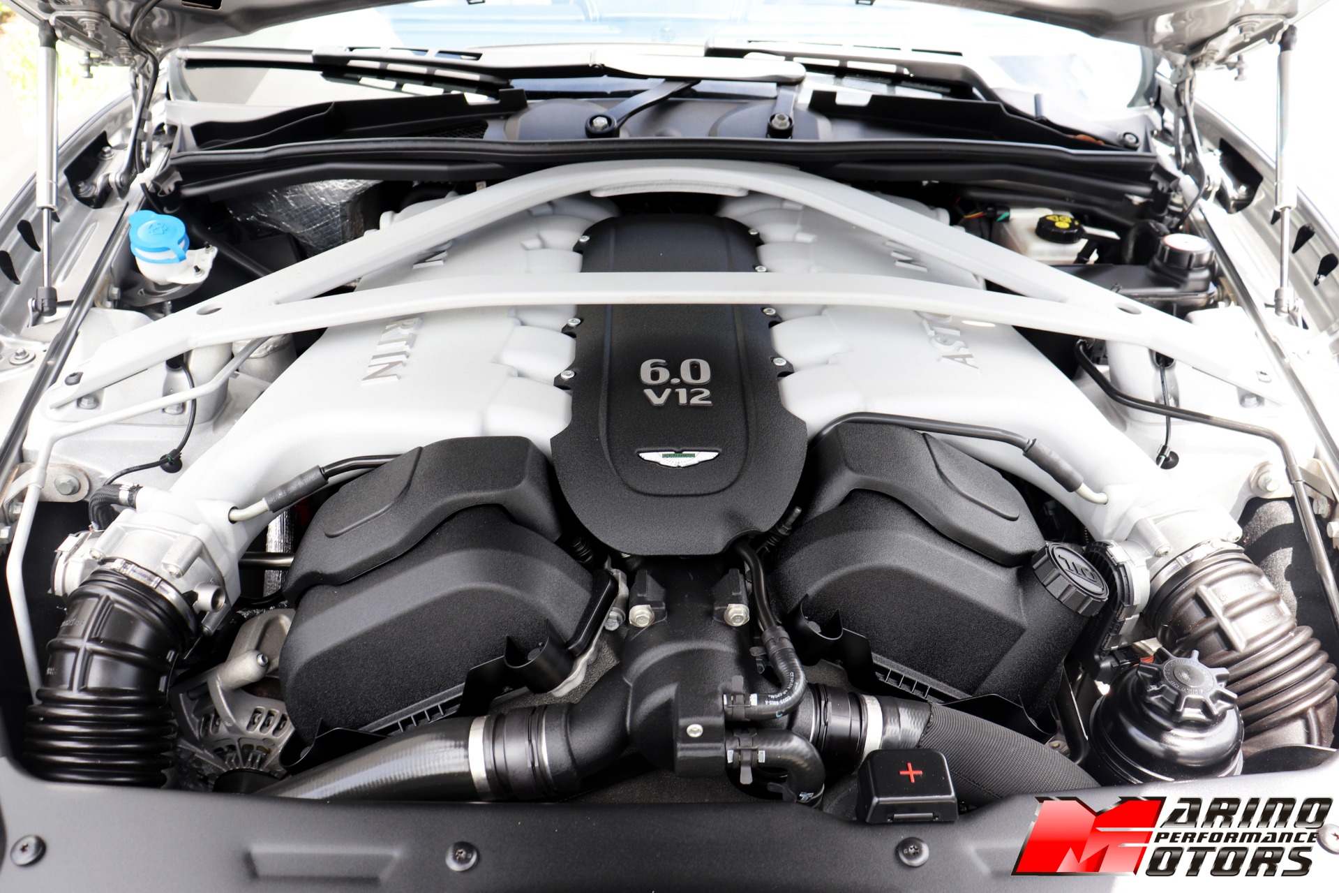 Used-2015-Aston-Martin-DB9-Volante