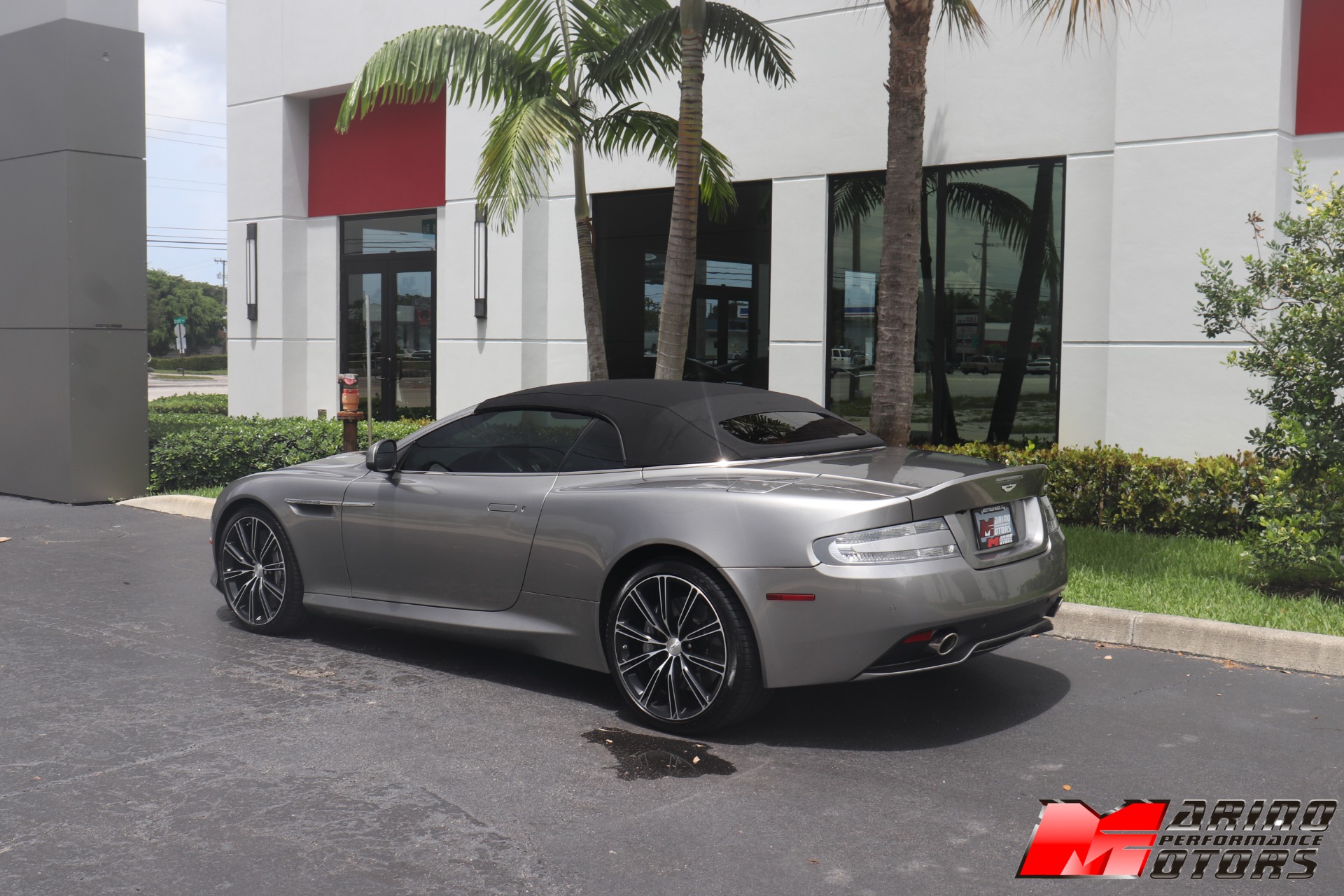 Used-2015-Aston-Martin-DB9-Volante