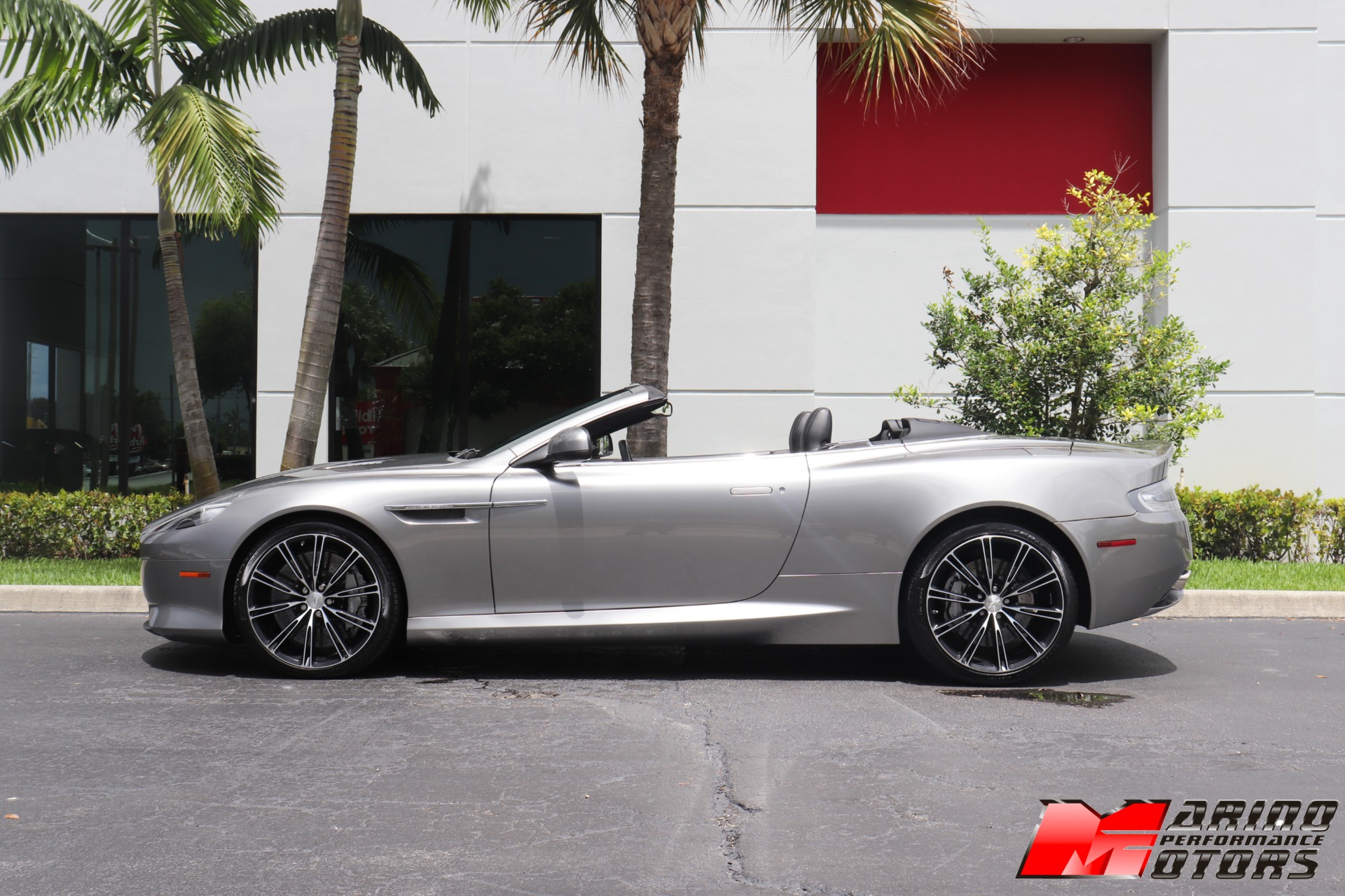 Used-2015-Aston-Martin-DB9-Volante