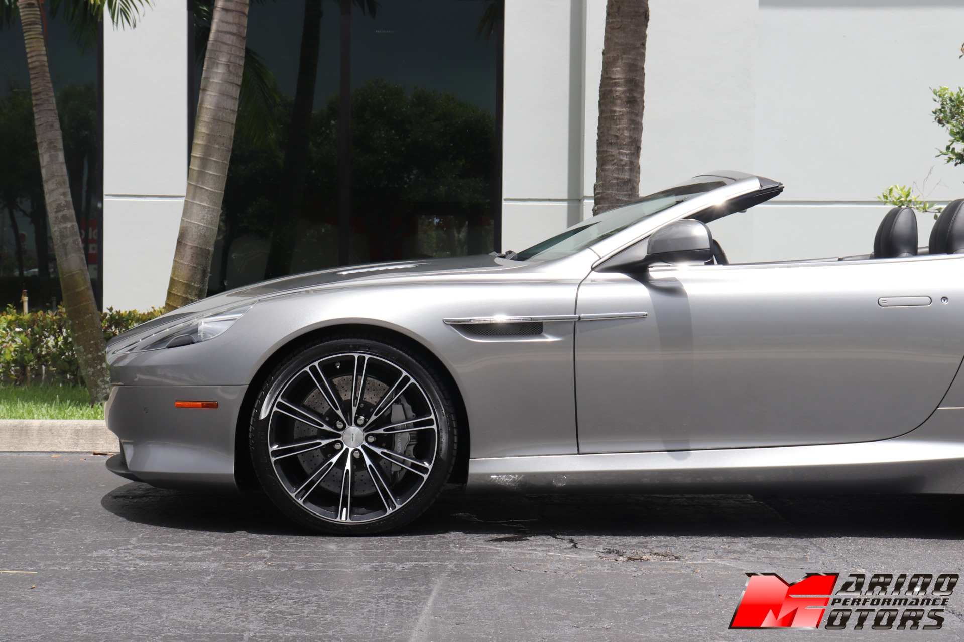 Used-2015-Aston-Martin-DB9-Volante