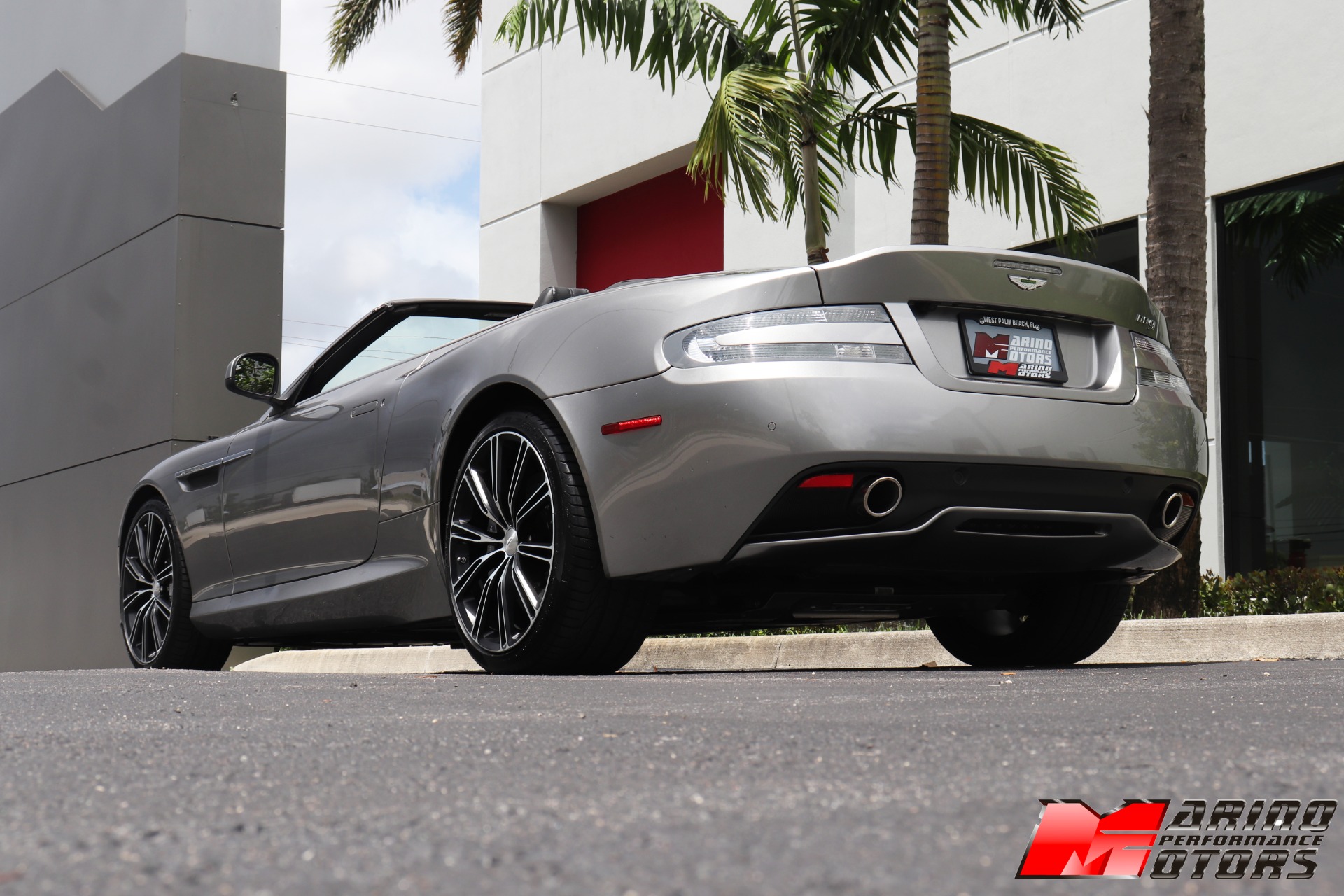 Used-2015-Aston-Martin-DB9-Volante