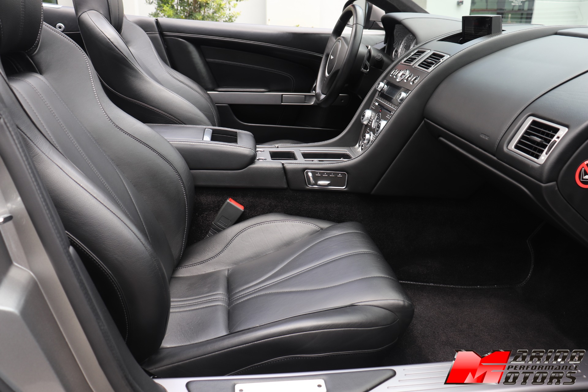 Used-2015-Aston-Martin-DB9-Volante